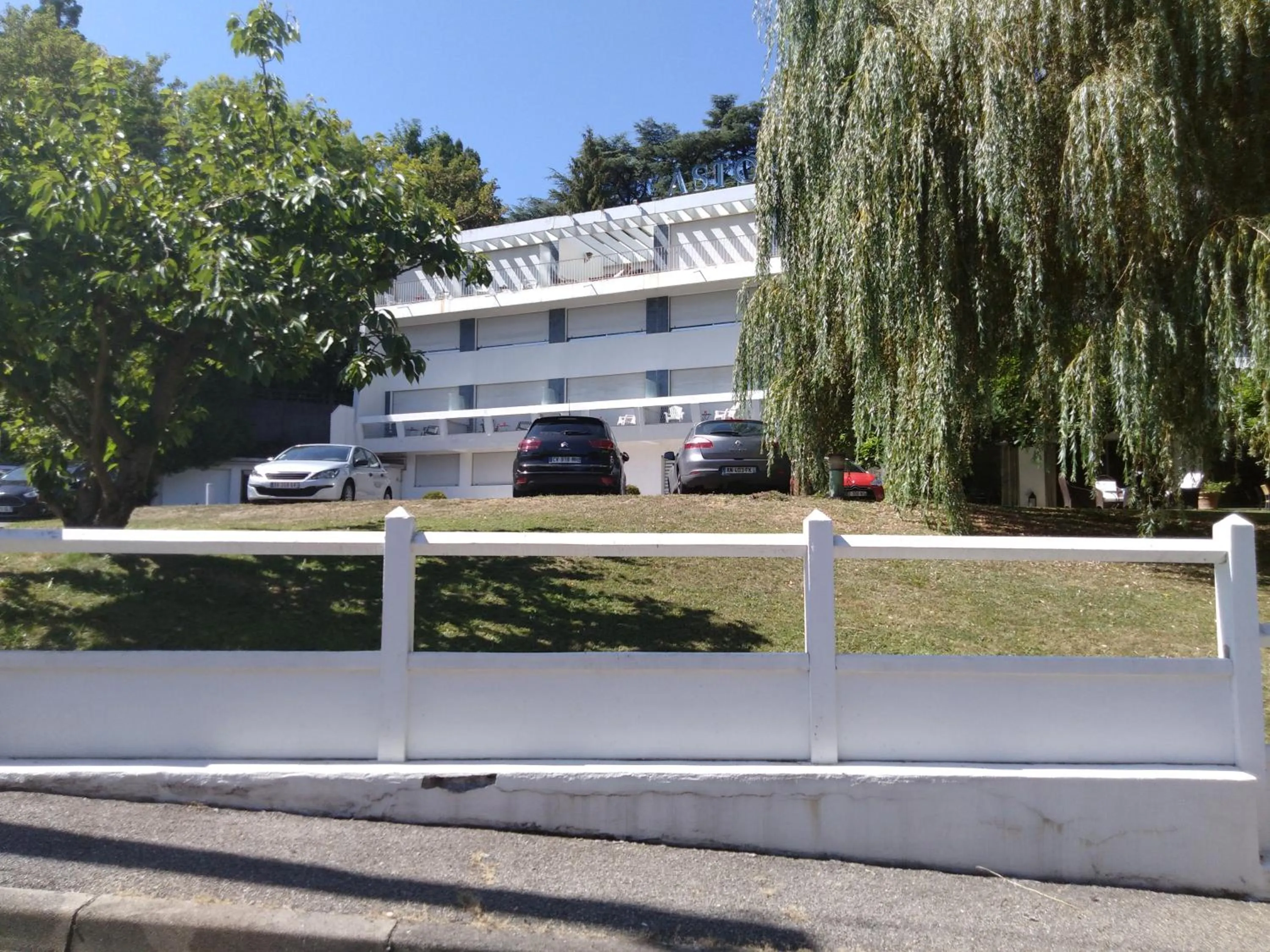Facade/entrance in Hotel ASTORIA- Saint Etienne-Centre des Congrès-