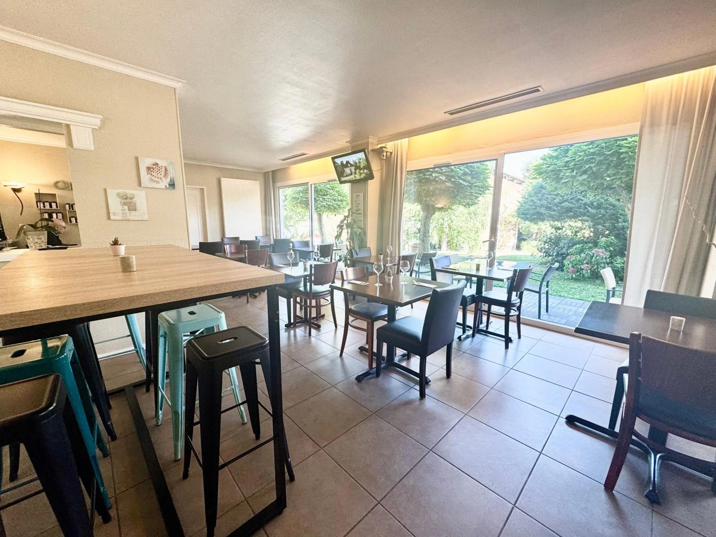 Hotel ASTORIA- Saint Etienne-Centre des Congrès-