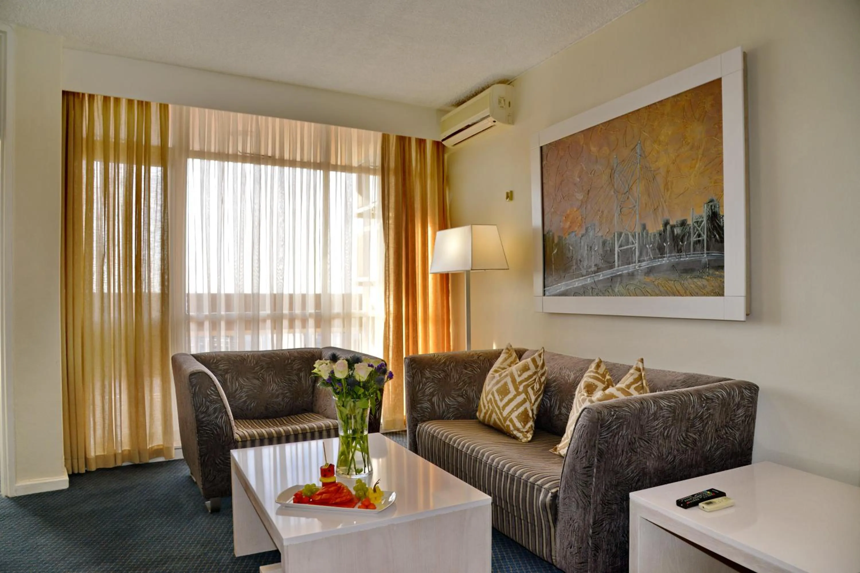 Living room in The Parktonian All Suite Hotel