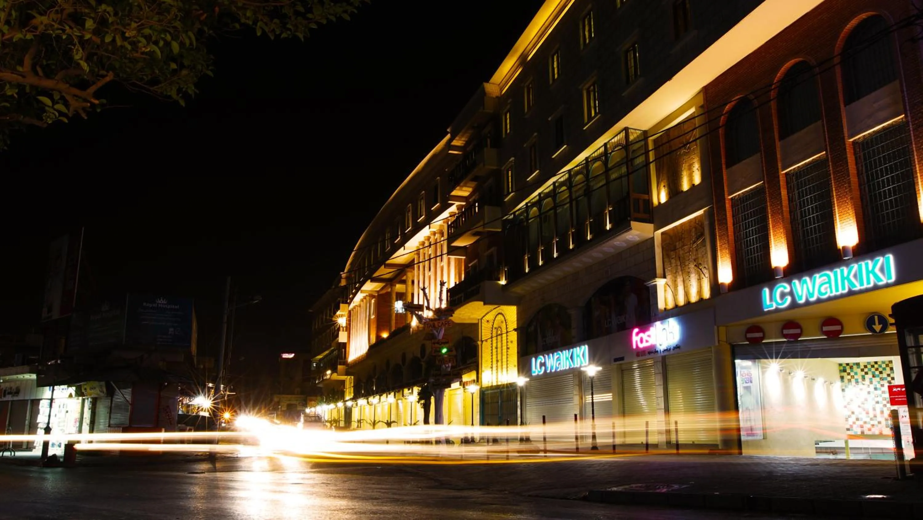 Property building in Khan Saray