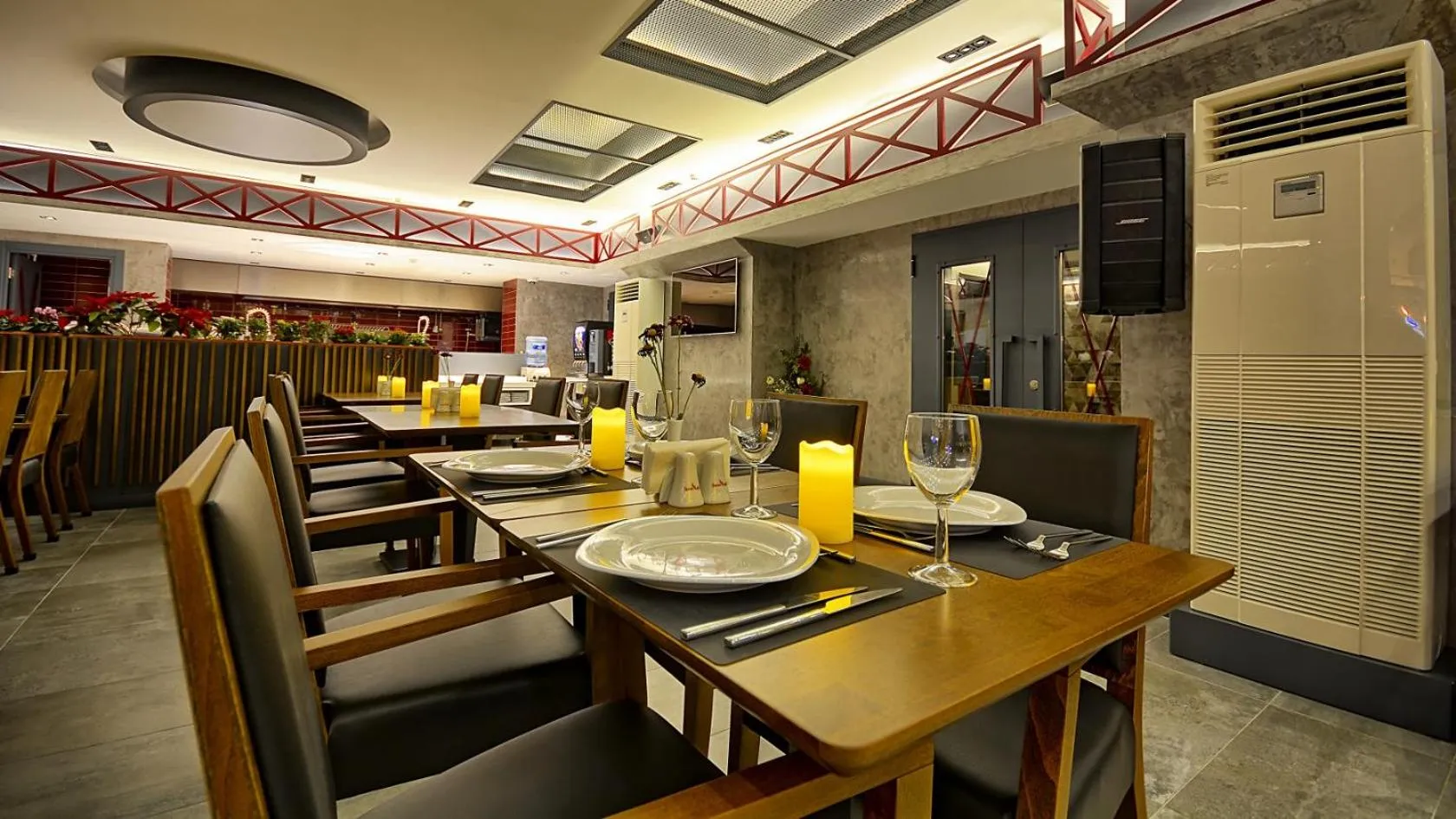 Restaurant/places to eat in Samir Deluxe Hotel