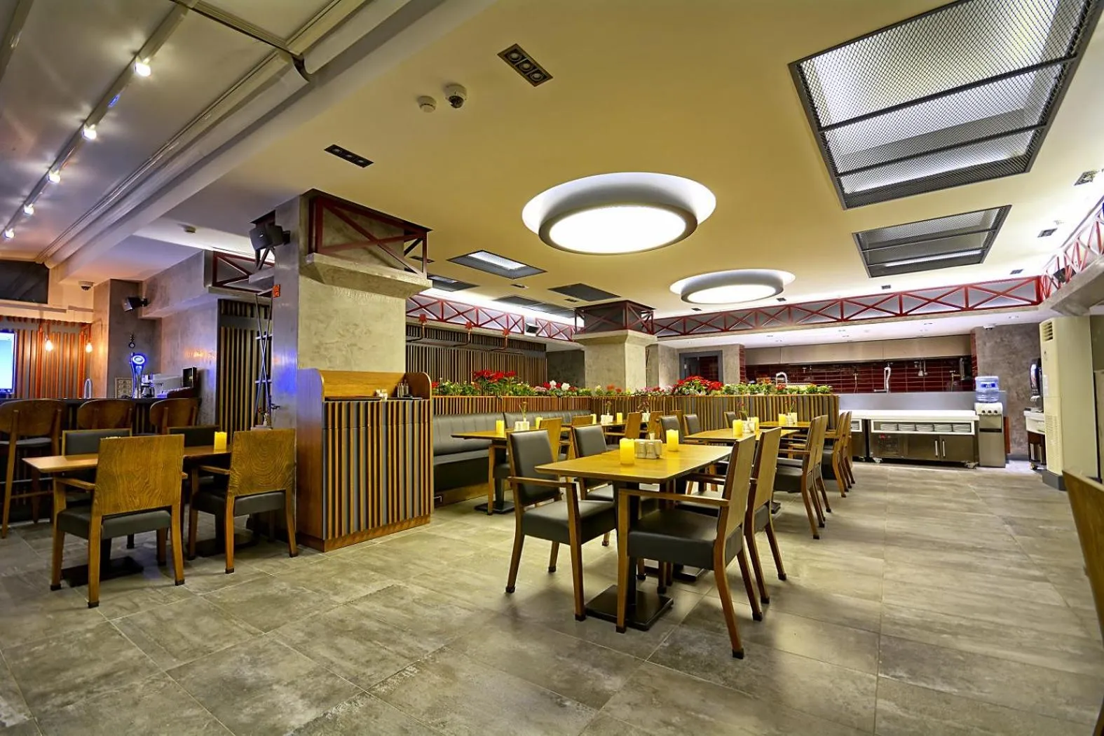 Restaurant/places to eat in Samir Deluxe Hotel