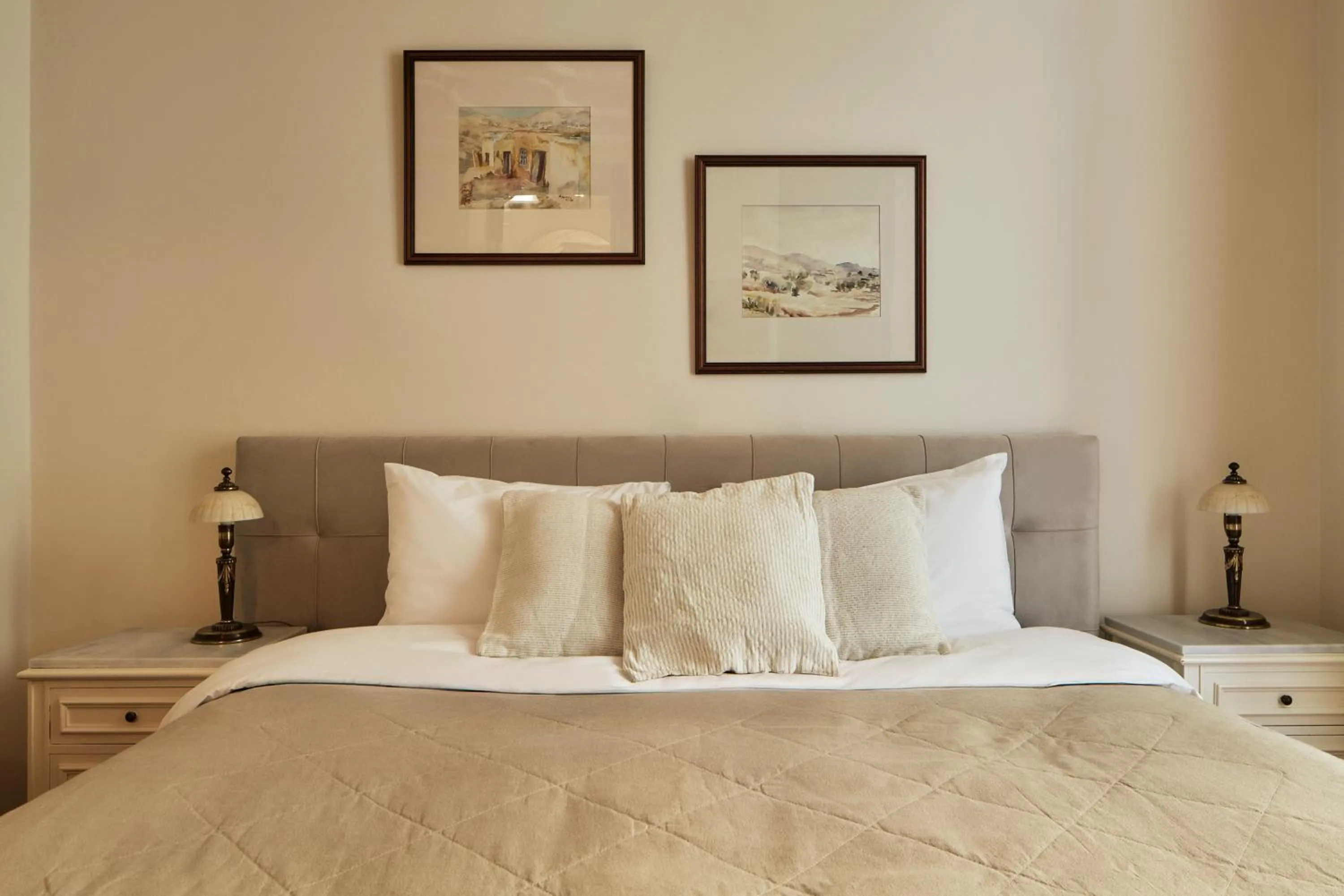 Bed in Syrou Melathron