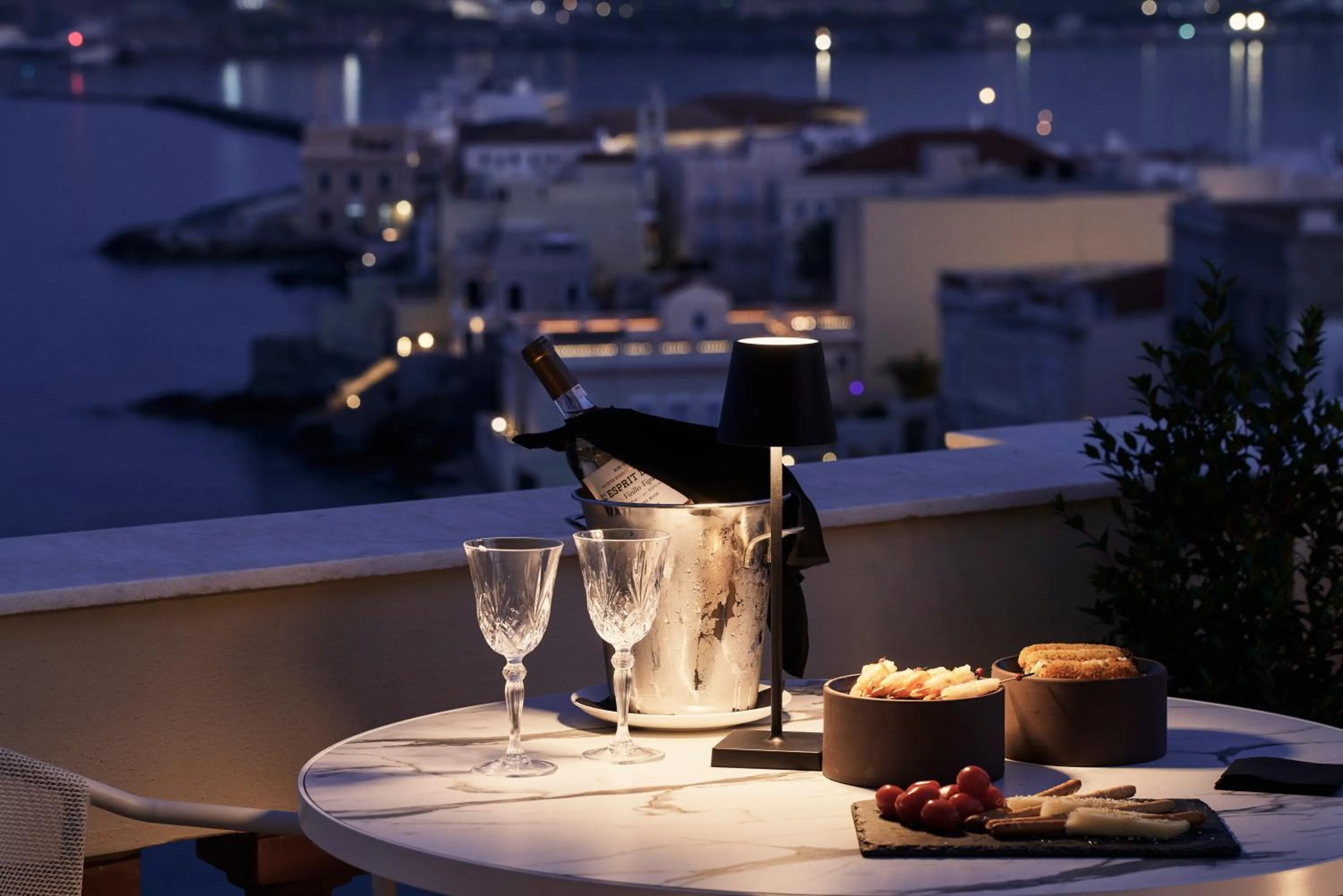 Night in Syrou Melathron