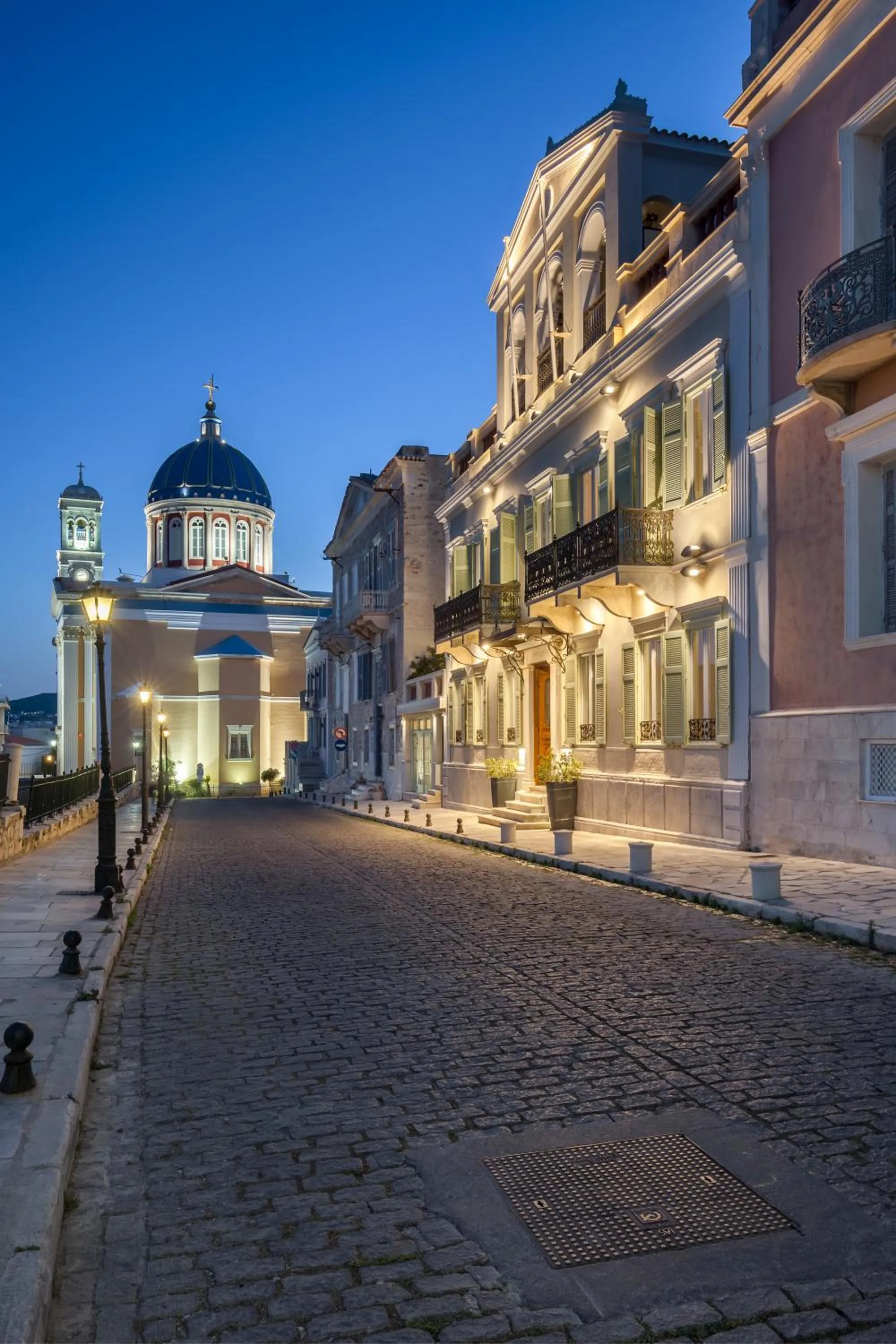 Property building in Syrou Melathron