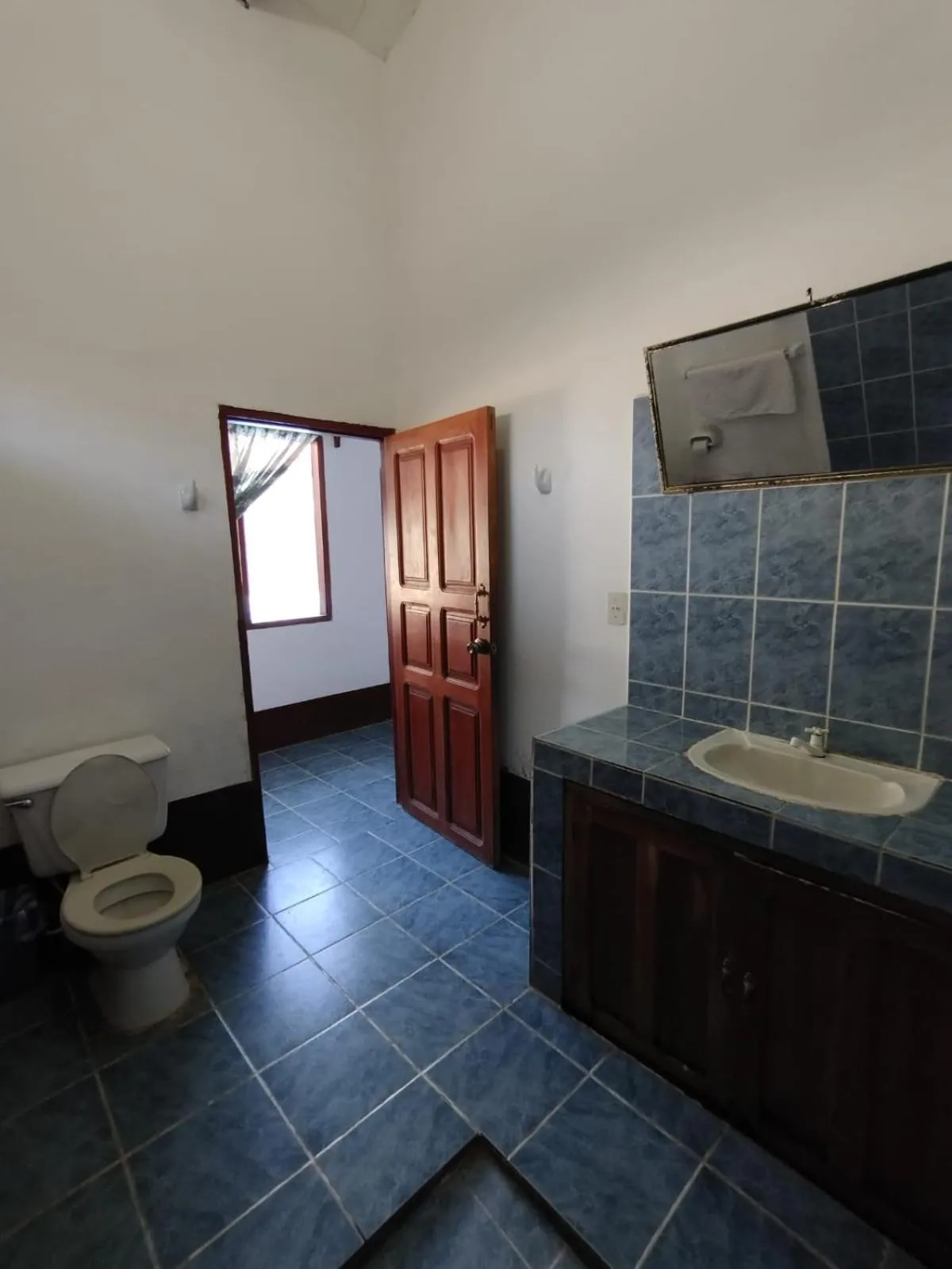 Toilet in El Curichal Hostel