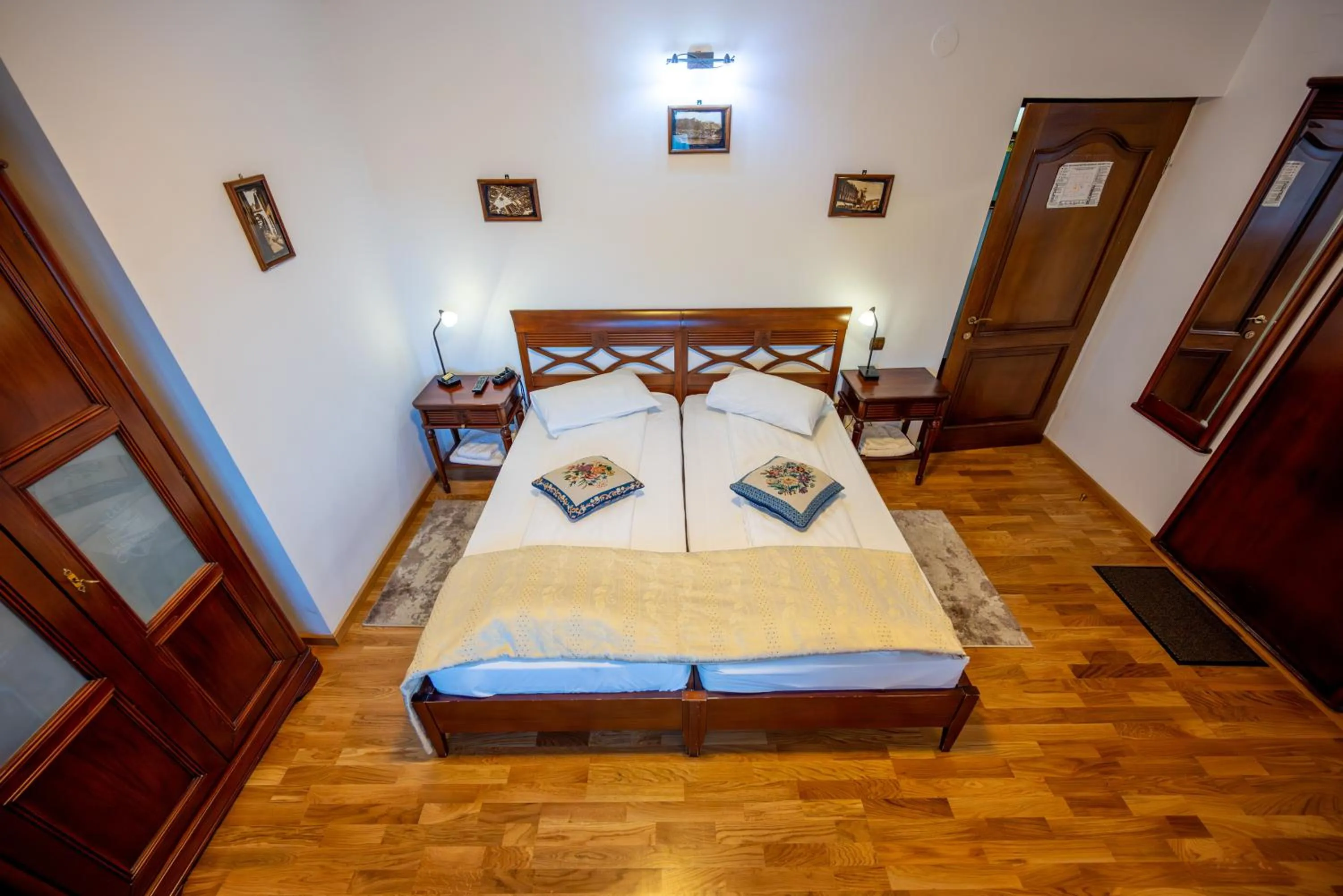 Bed in Pension Brasovu Vechi