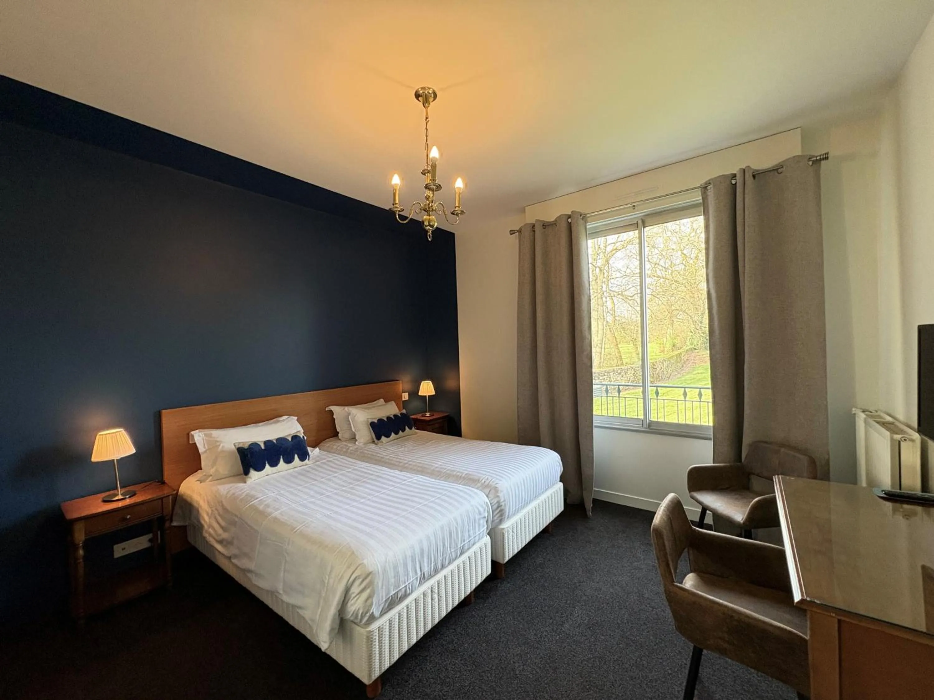 Bed in Hôtel de la Marine