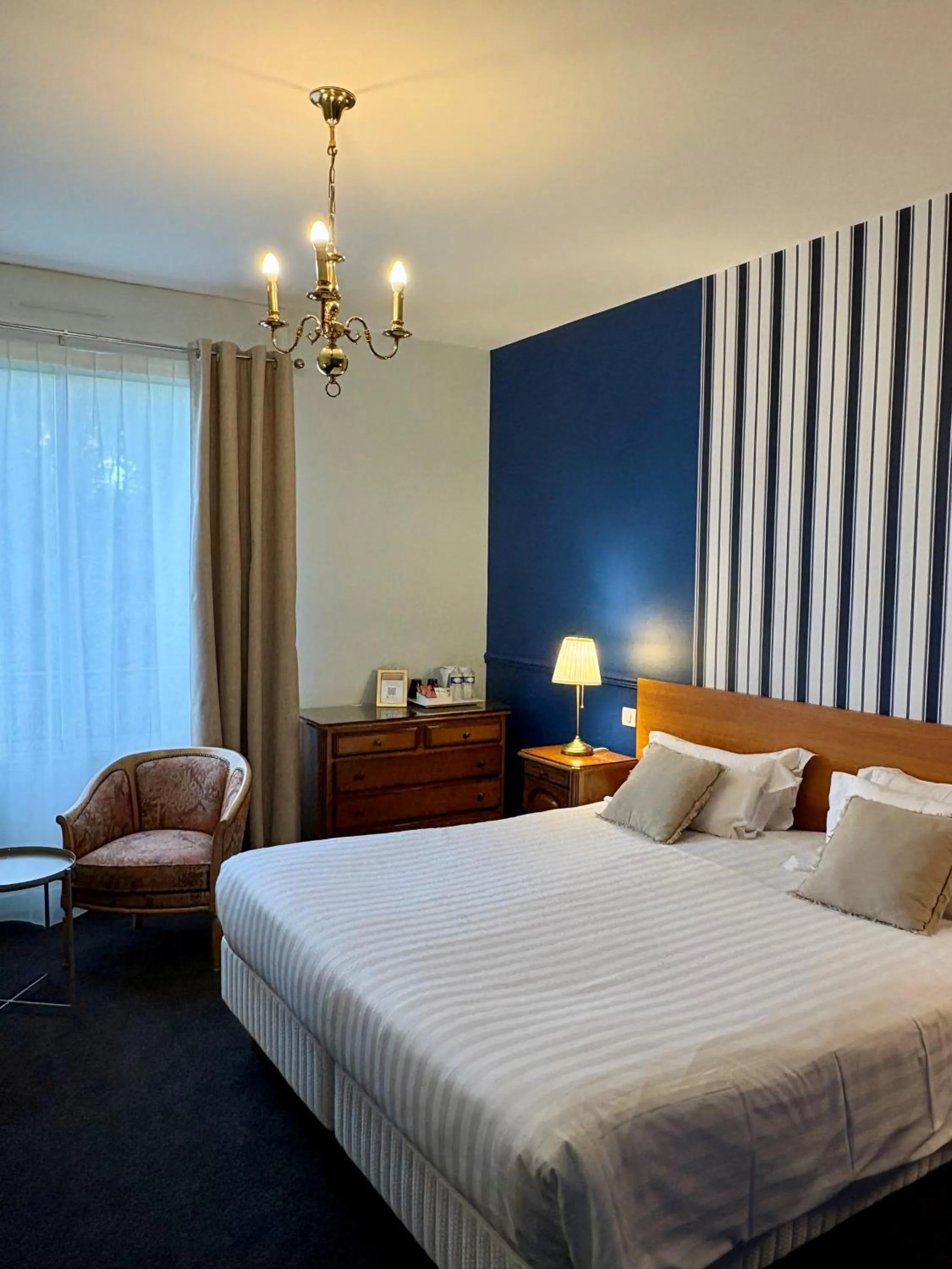 Bed in Hôtel de la Marine