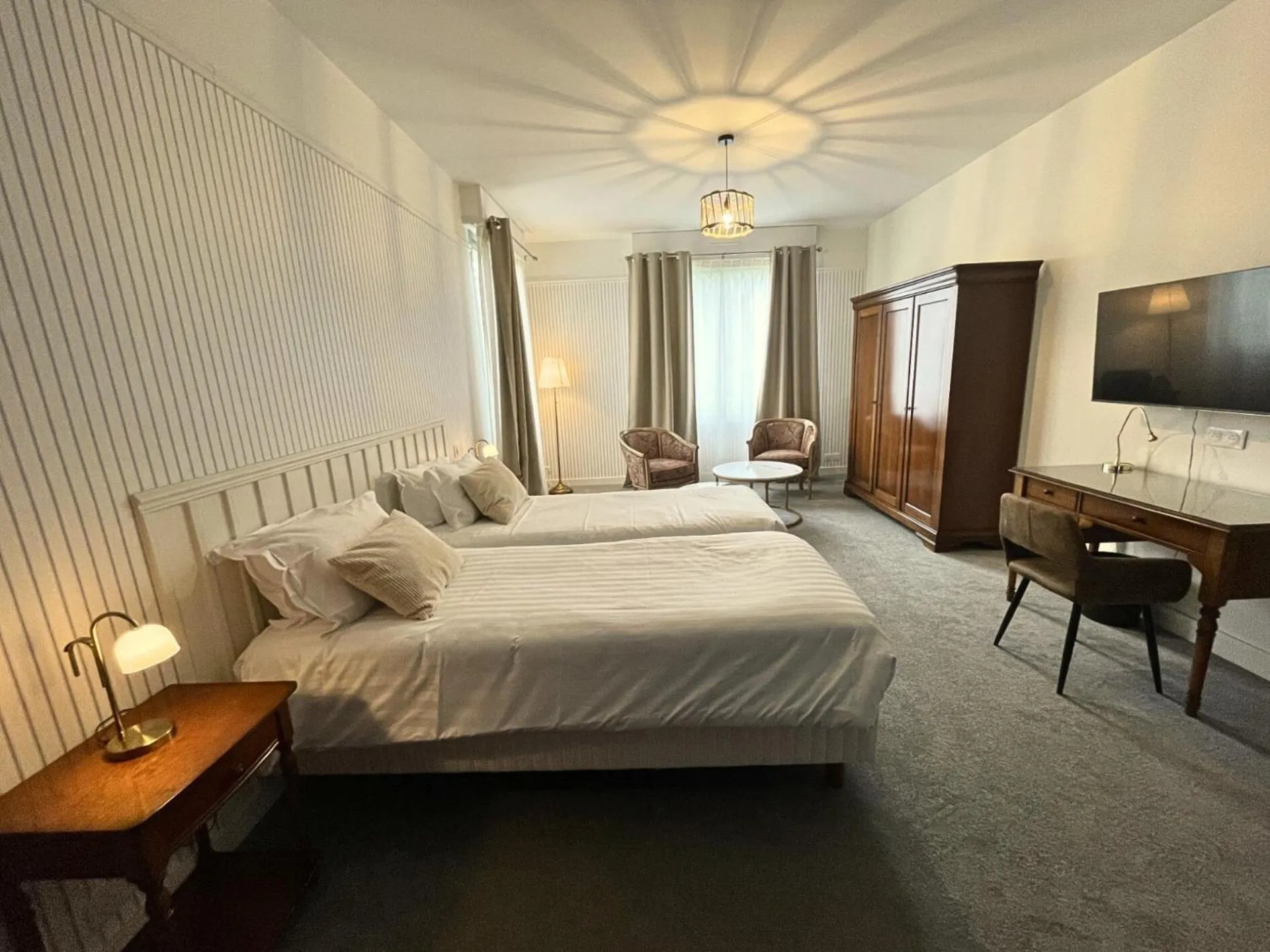 Bed in Hôtel de la Marine