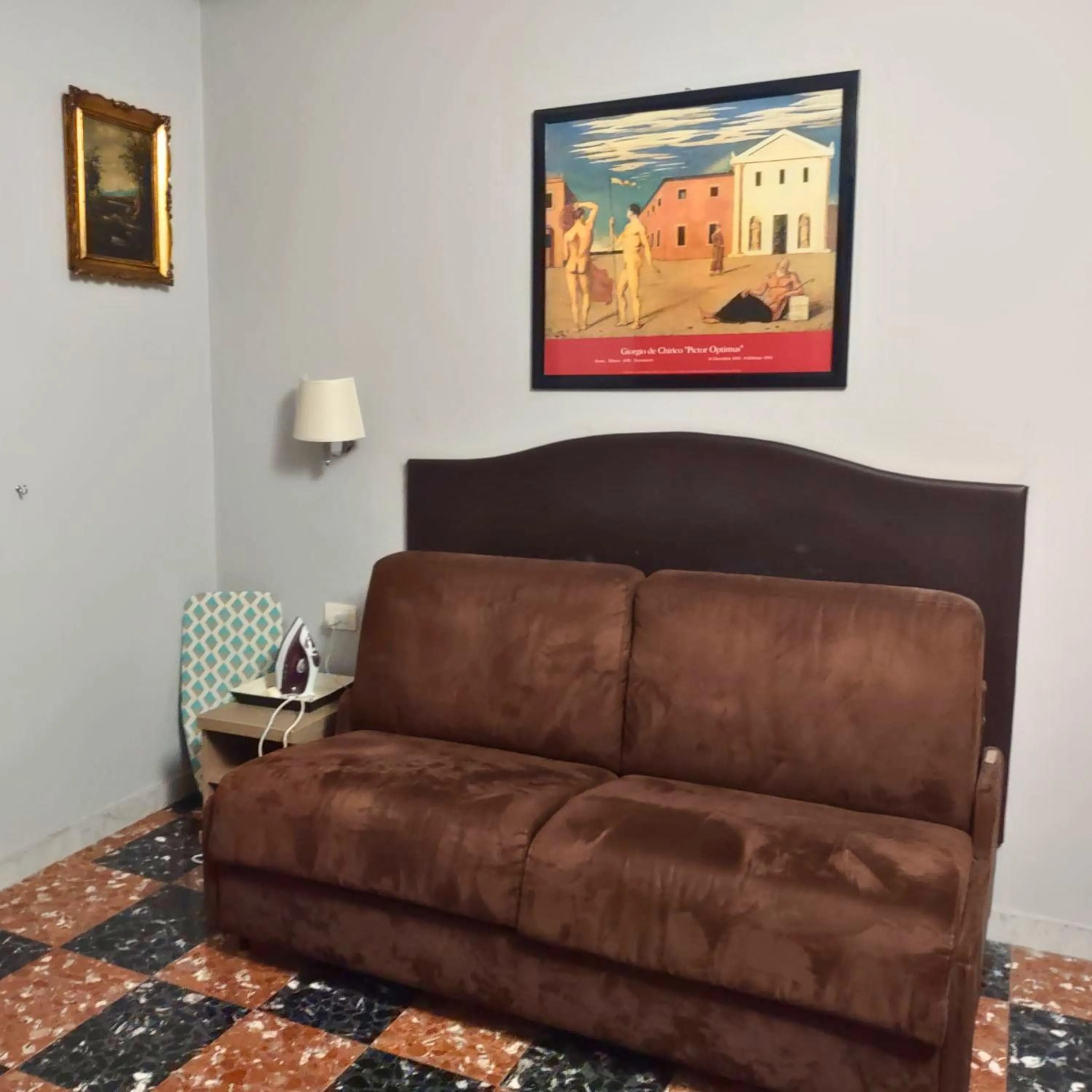 Communal lounge/ TV room in St. Anthony Guest House