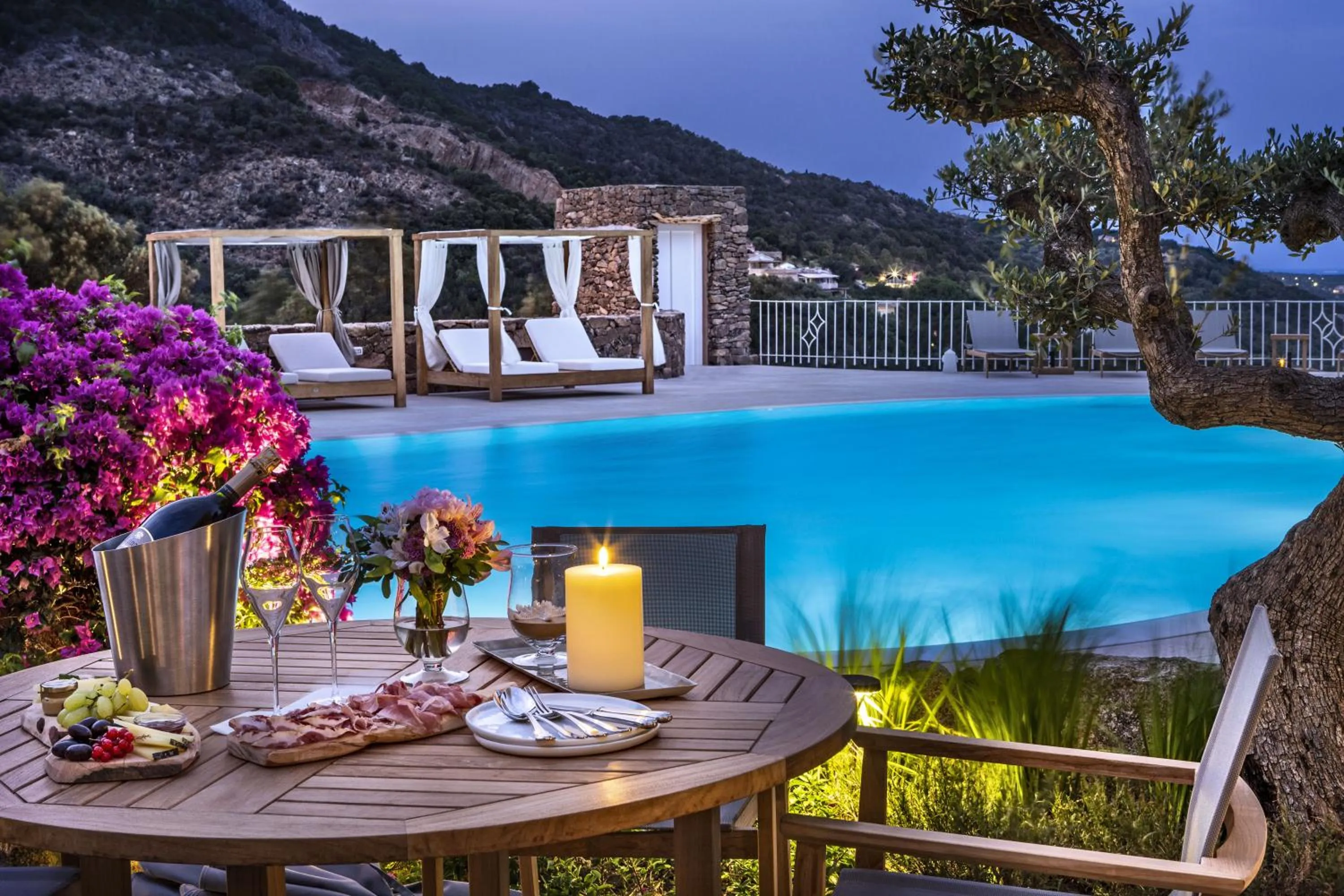 Swimming pool in Relais Villa Carola