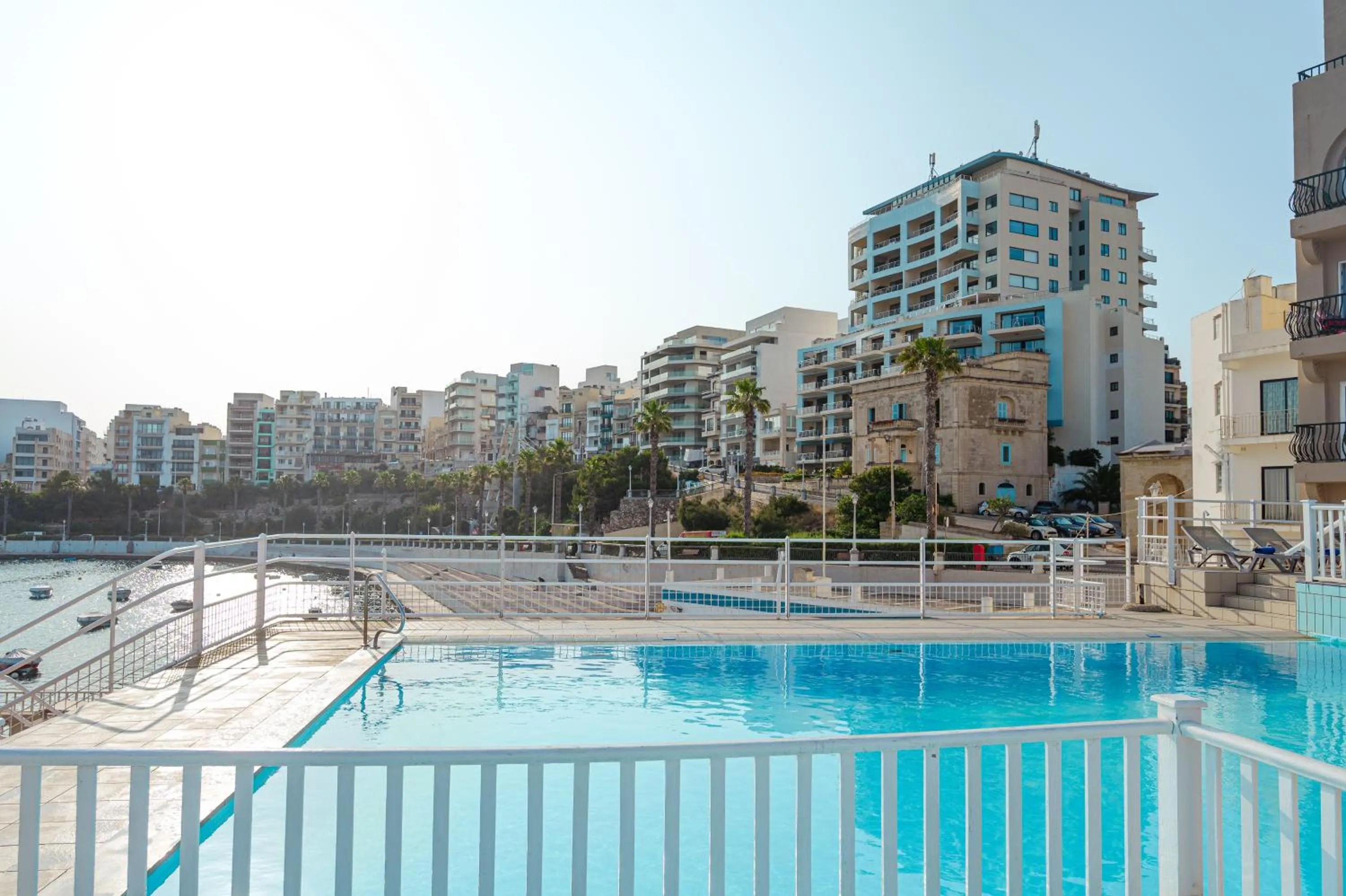Swimming pool in Gillieru Harbour Hotel