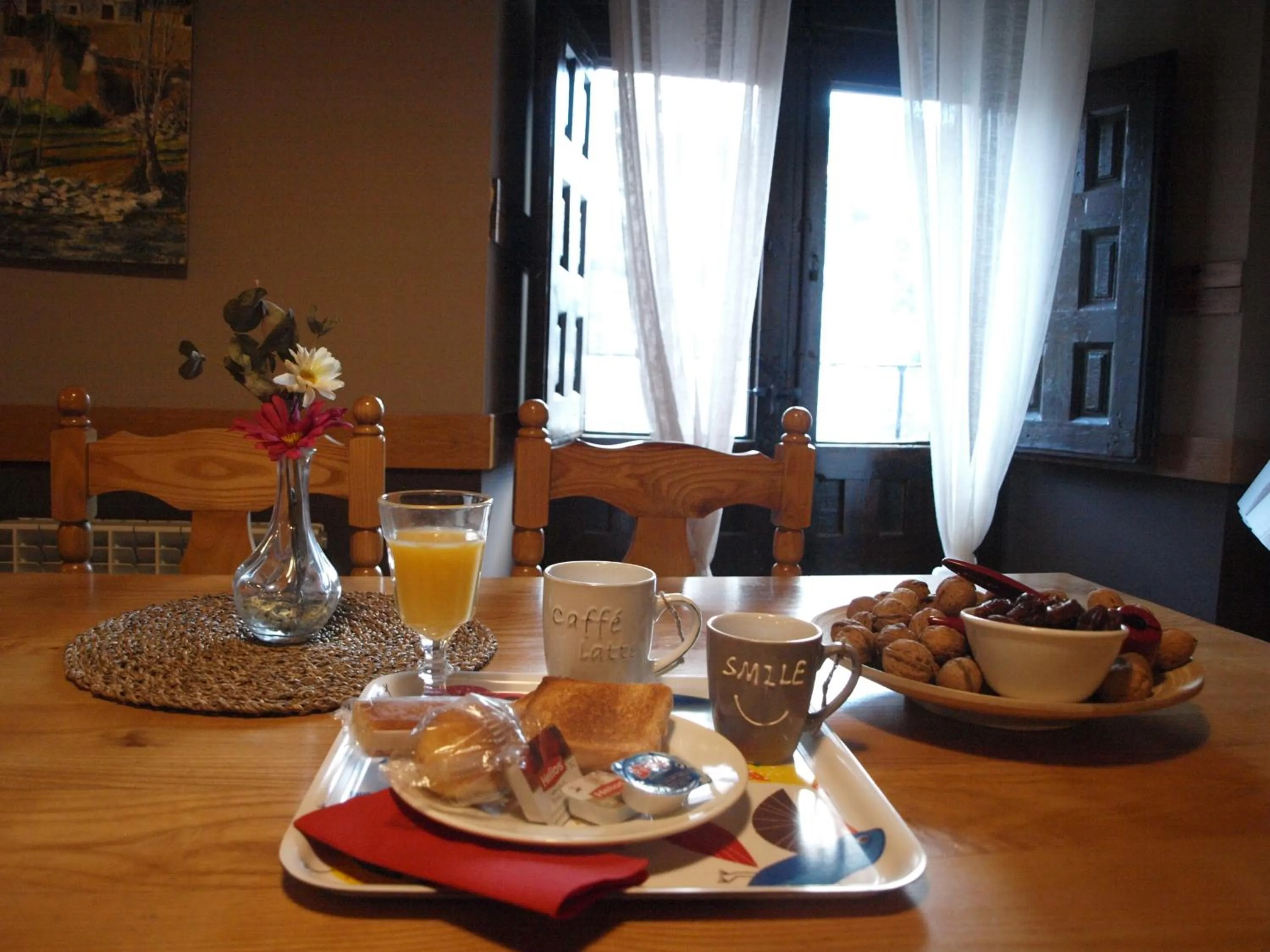 Continental breakfast in Las Huellas de Cameros