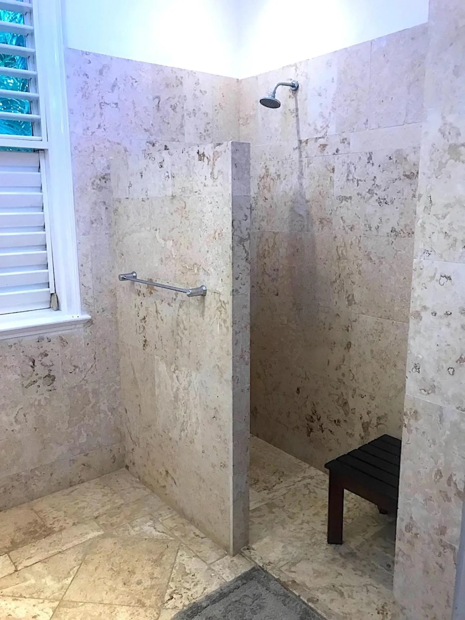 Shower in Villa Zoe