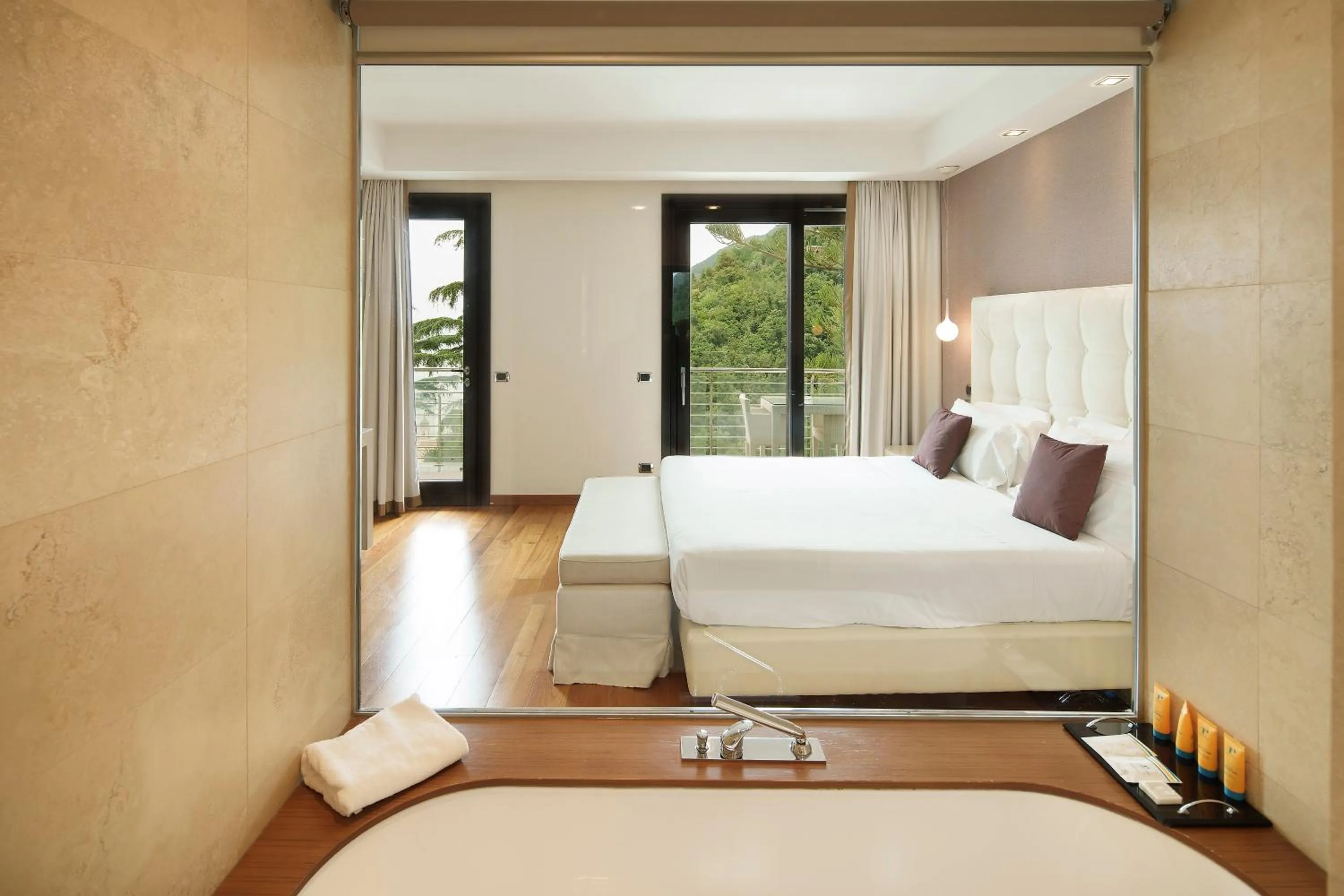 Photo of the whole room, Bed in Relais Paradiso