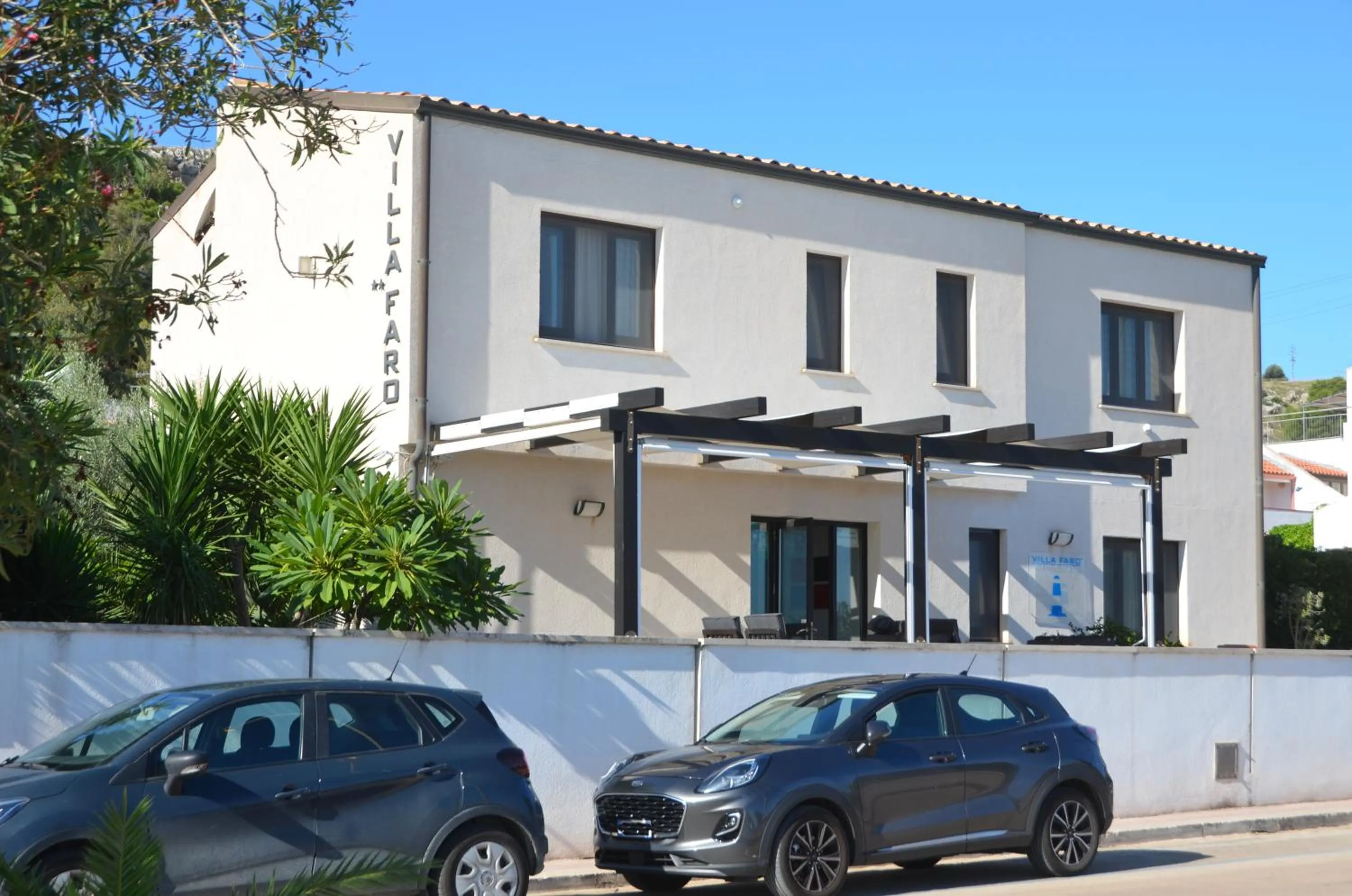 Property building in Villa Faro B&B