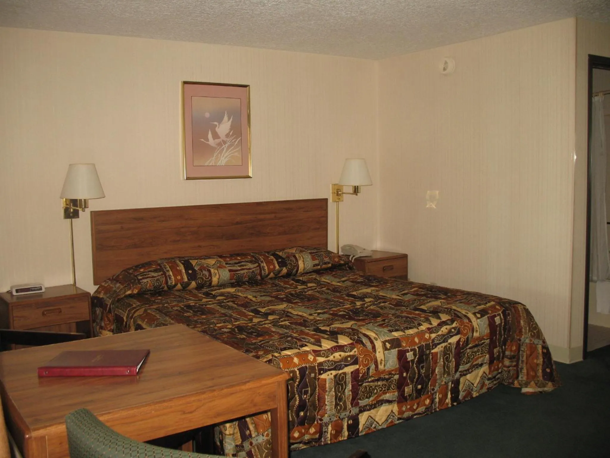 Standard Single King Room with Jacuzzi - single occupancy in Great Lakes Inn Mackinaw City