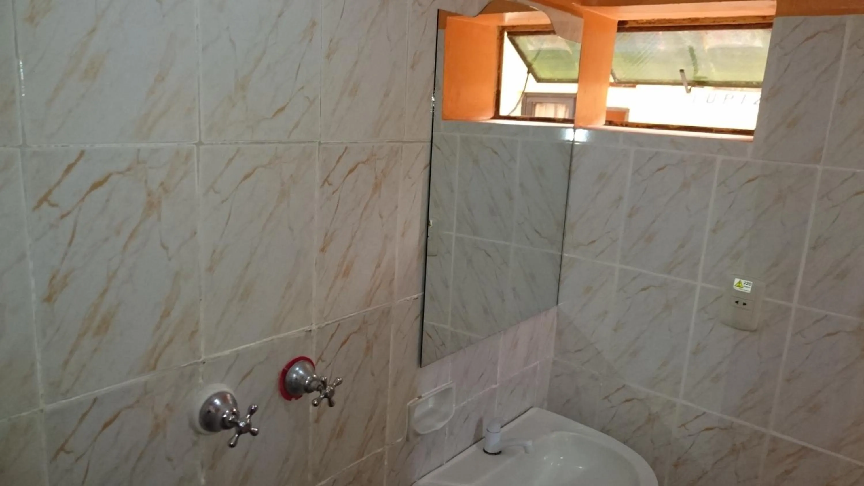 Bathroom in Hostal Coronel Pedro Arraya
