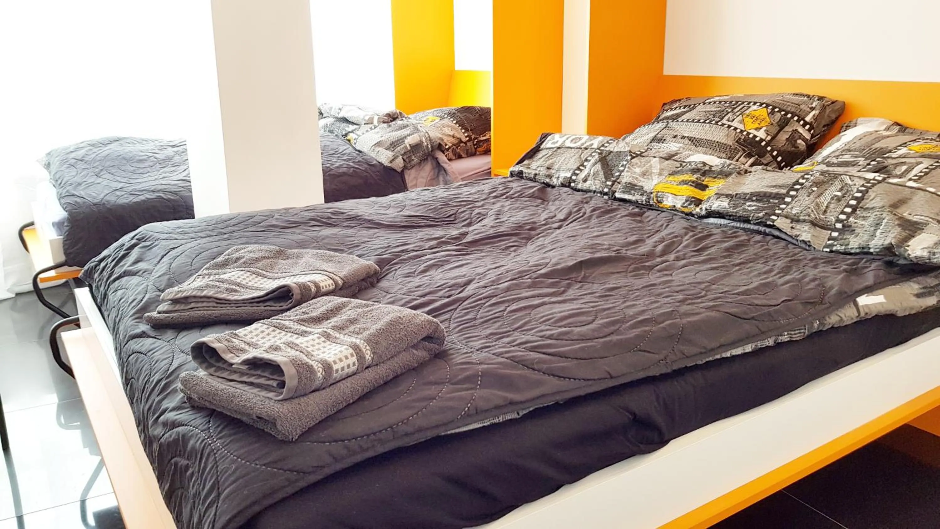 Bed in Walk distance to mokotow business park