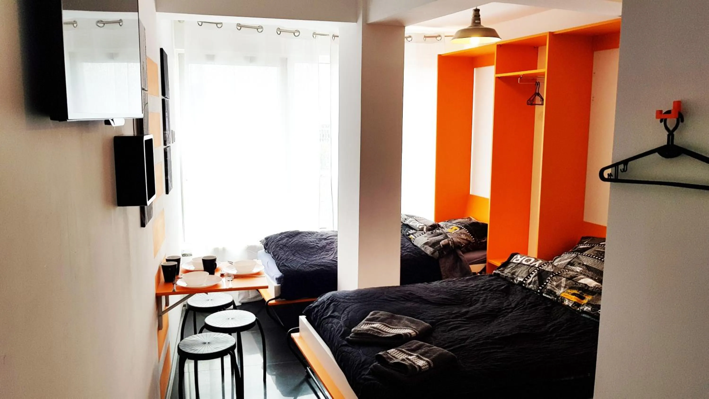 Bed in Walk distance to mokotow business park