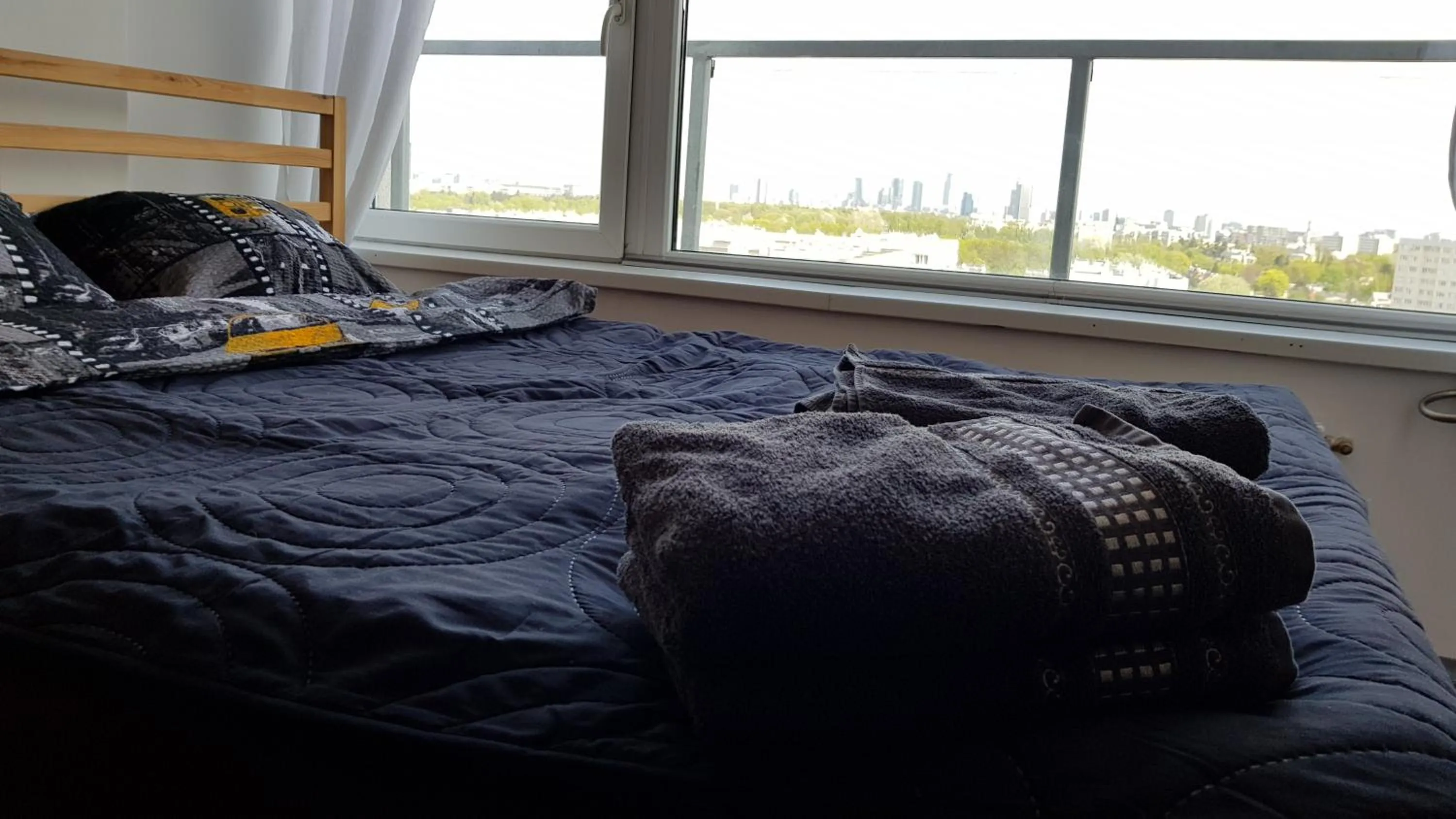 Property building, Bed in Walk distance to mokotow business park