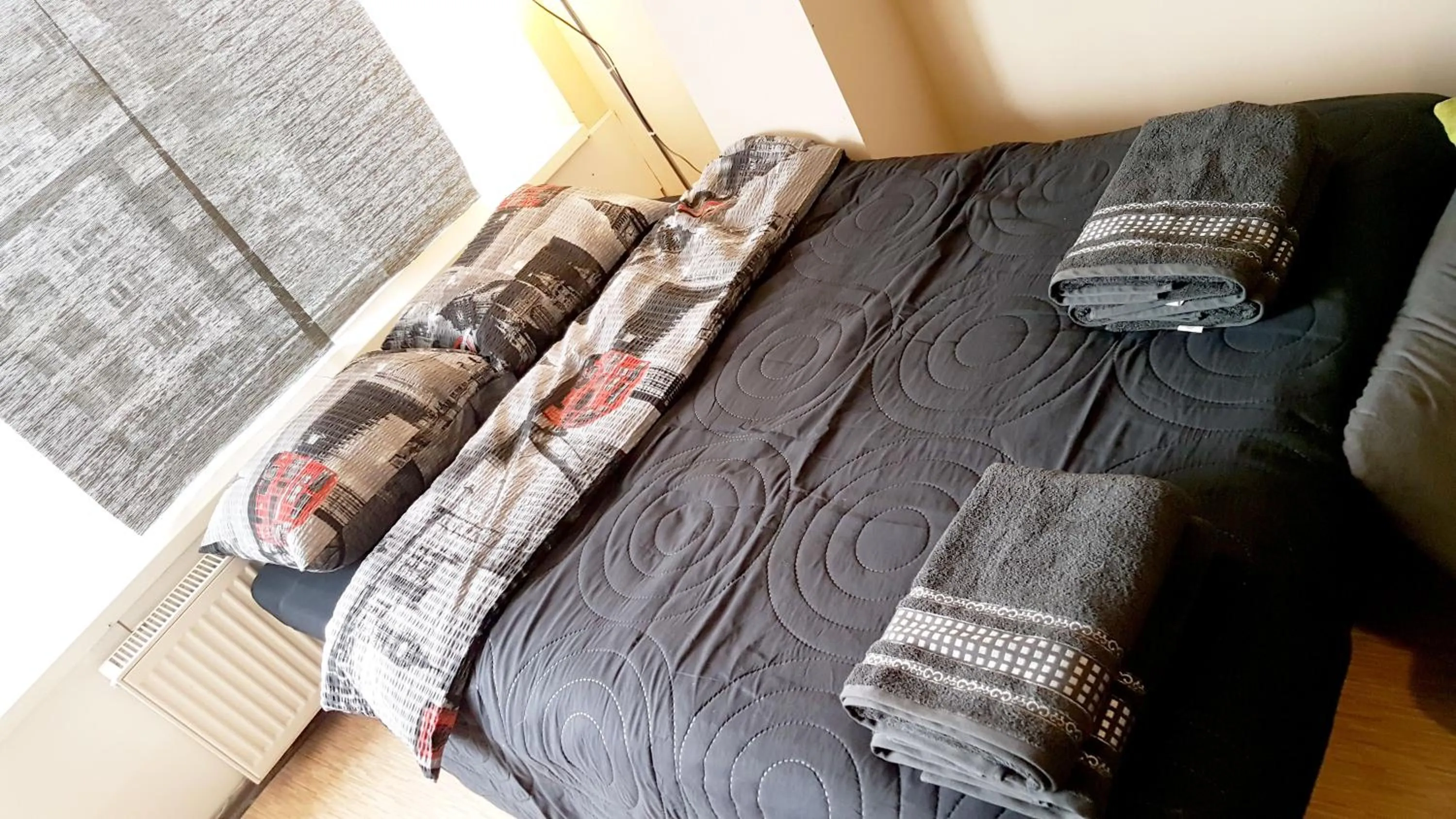 Bedroom, Bed in Walk distance to mokotow business park