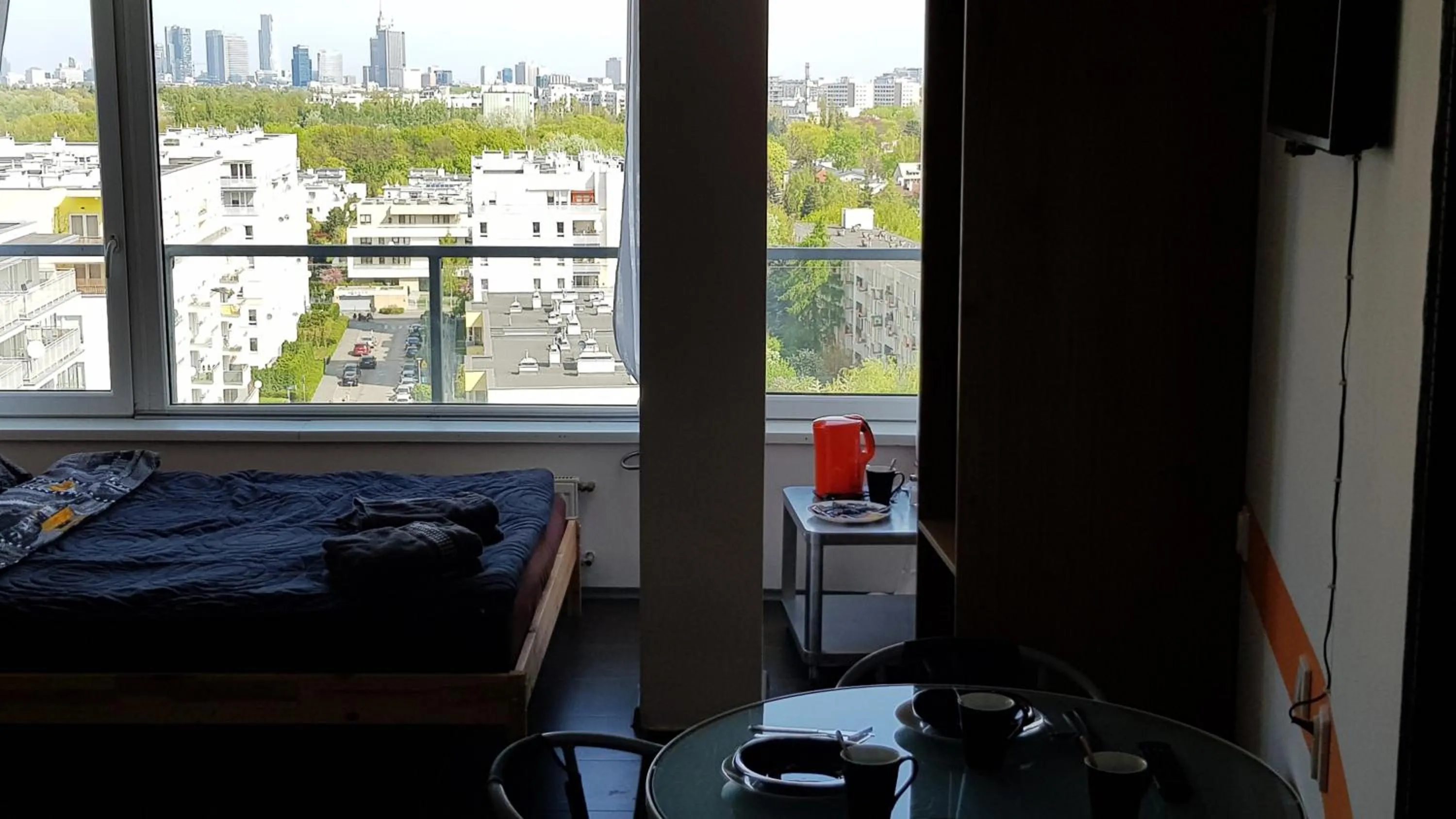 Property building, Bed in Walk distance to mokotow business park