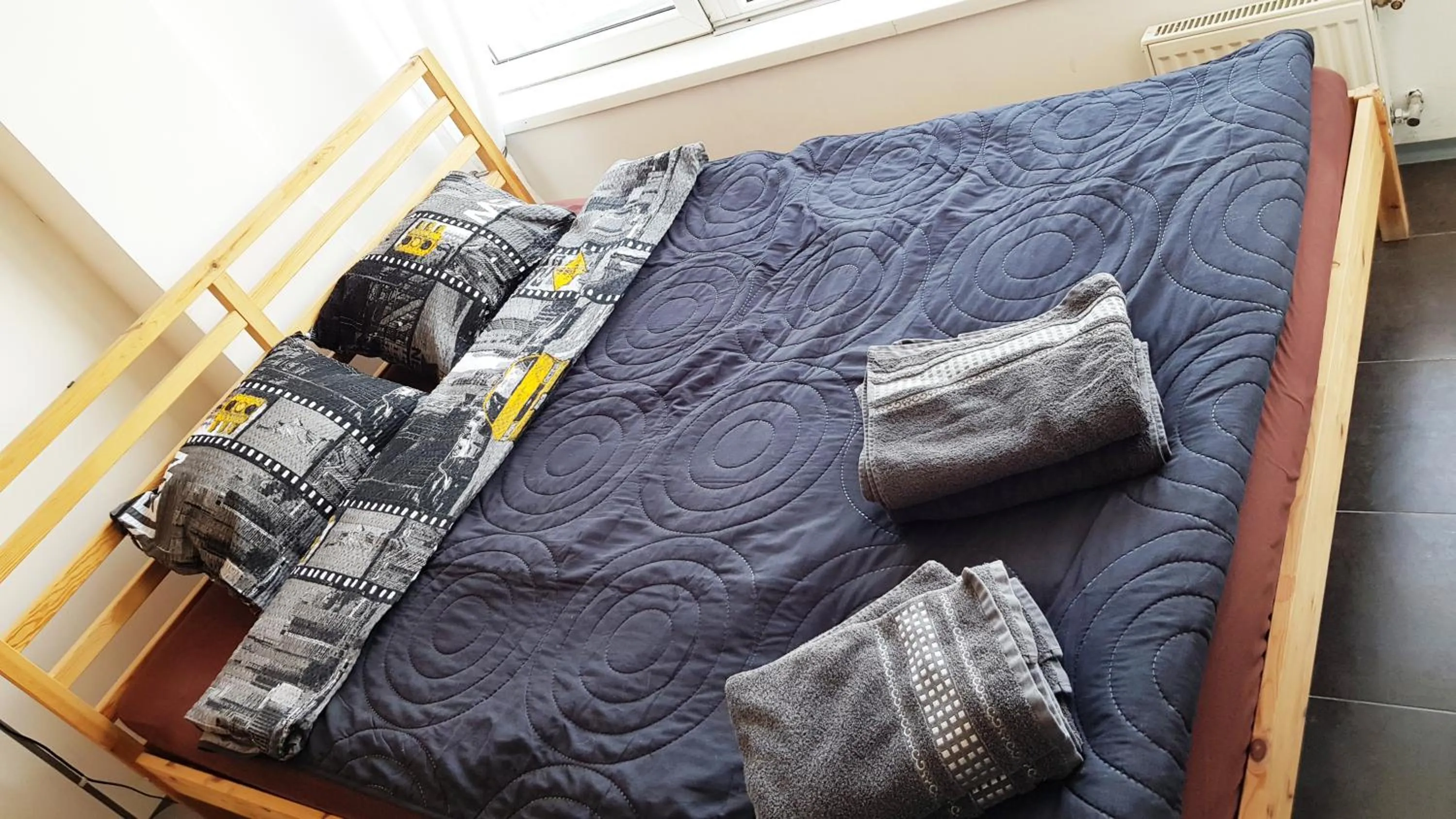 Property building, Bed in Walk distance to mokotow business park