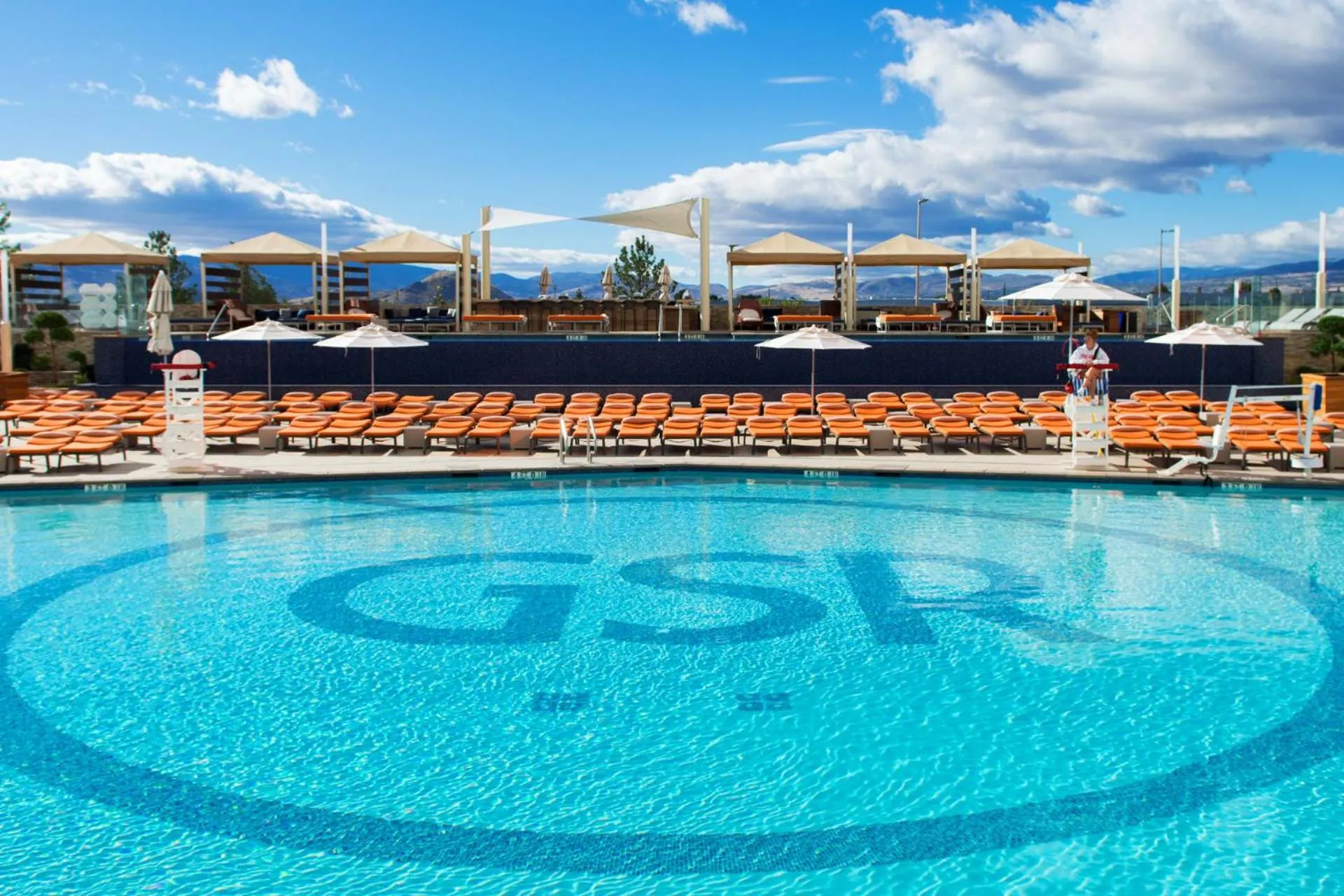 Swimming pool in Grand Sierra Resort and Casino