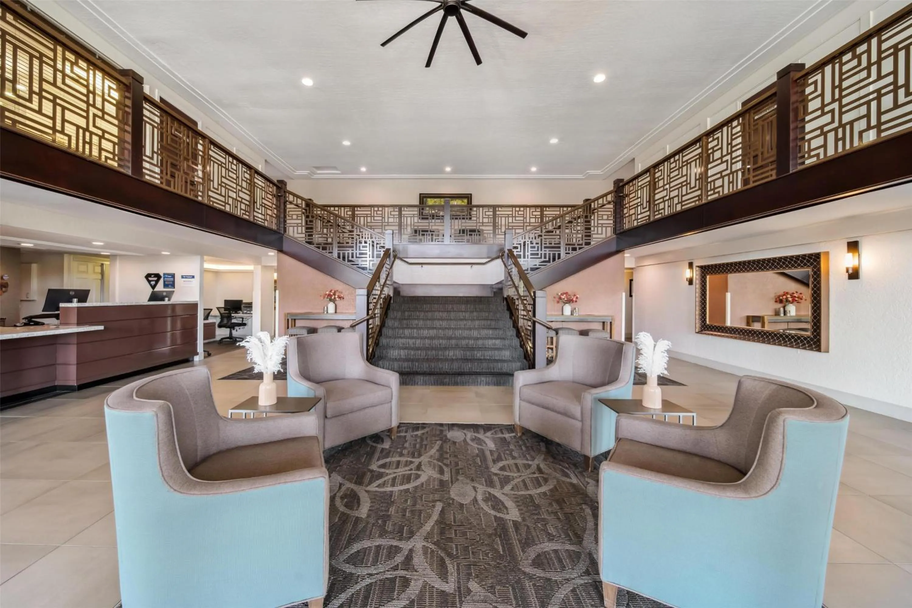 Lobby or reception in Best Western Plus Hilltop Inn