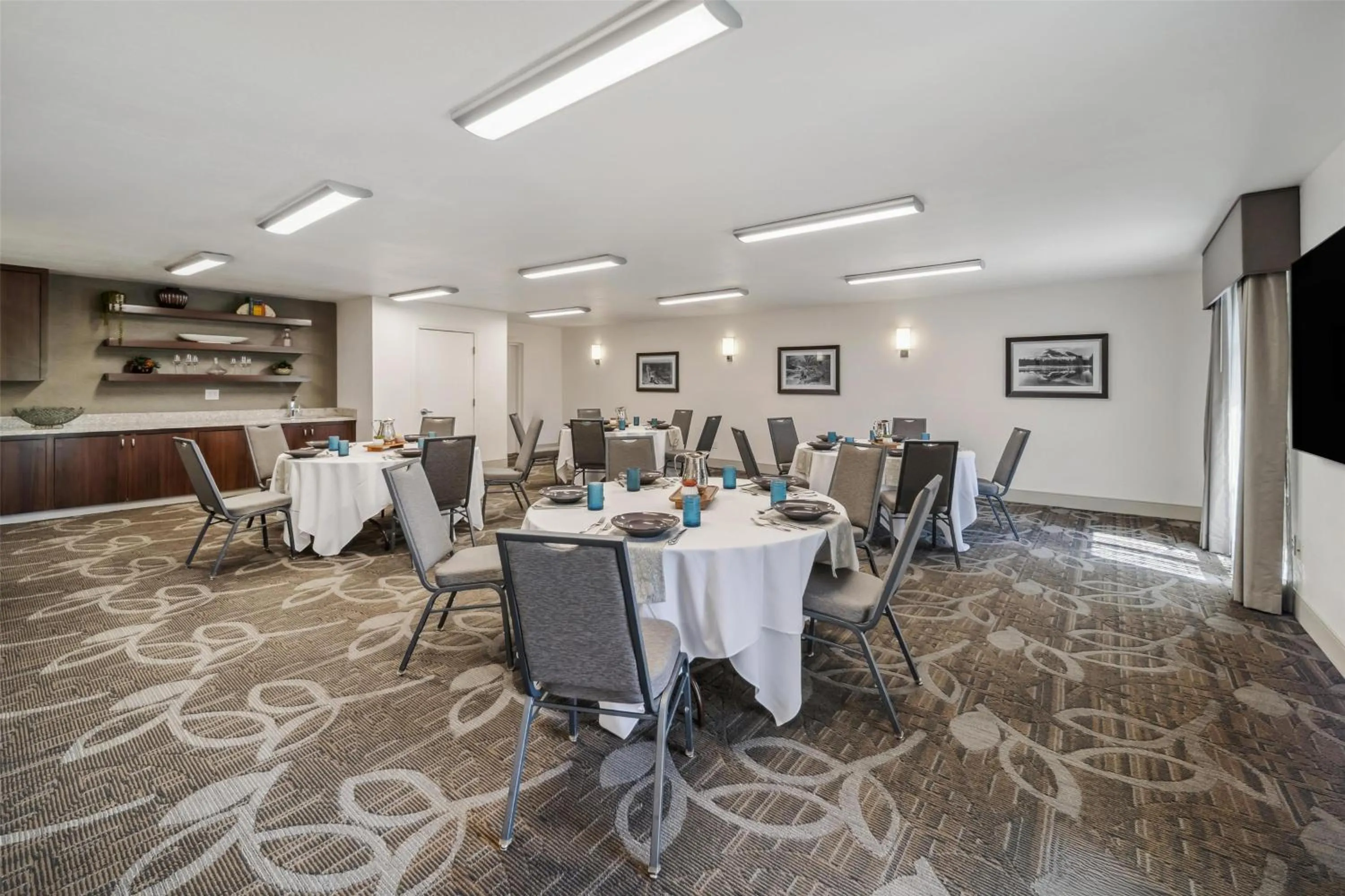 Meeting/conference room in Best Western Plus Hilltop Inn