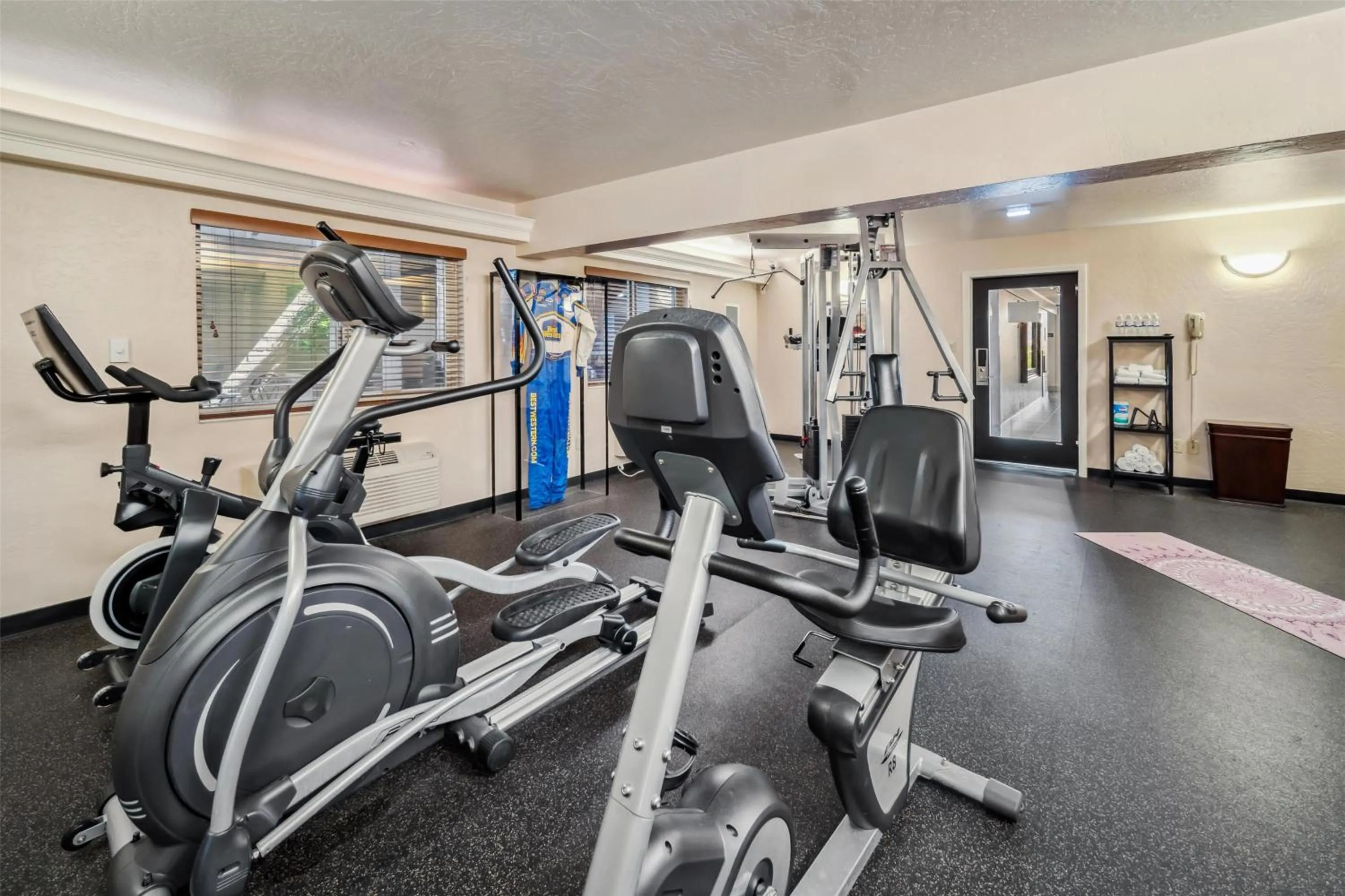 Fitness centre/facilities in Best Western Plus Hilltop Inn