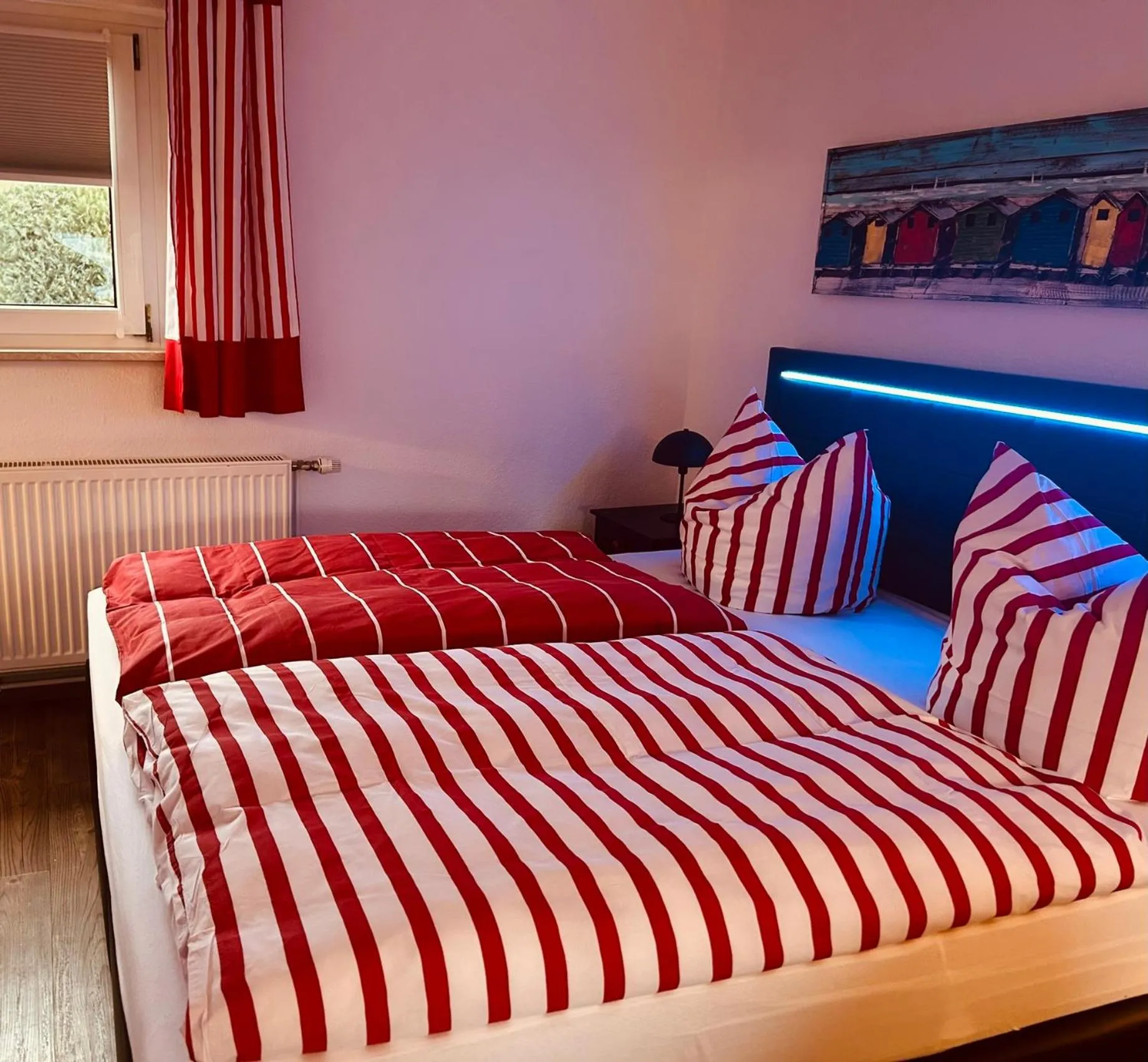 Photo of the whole room, Bed in Strandkojen
