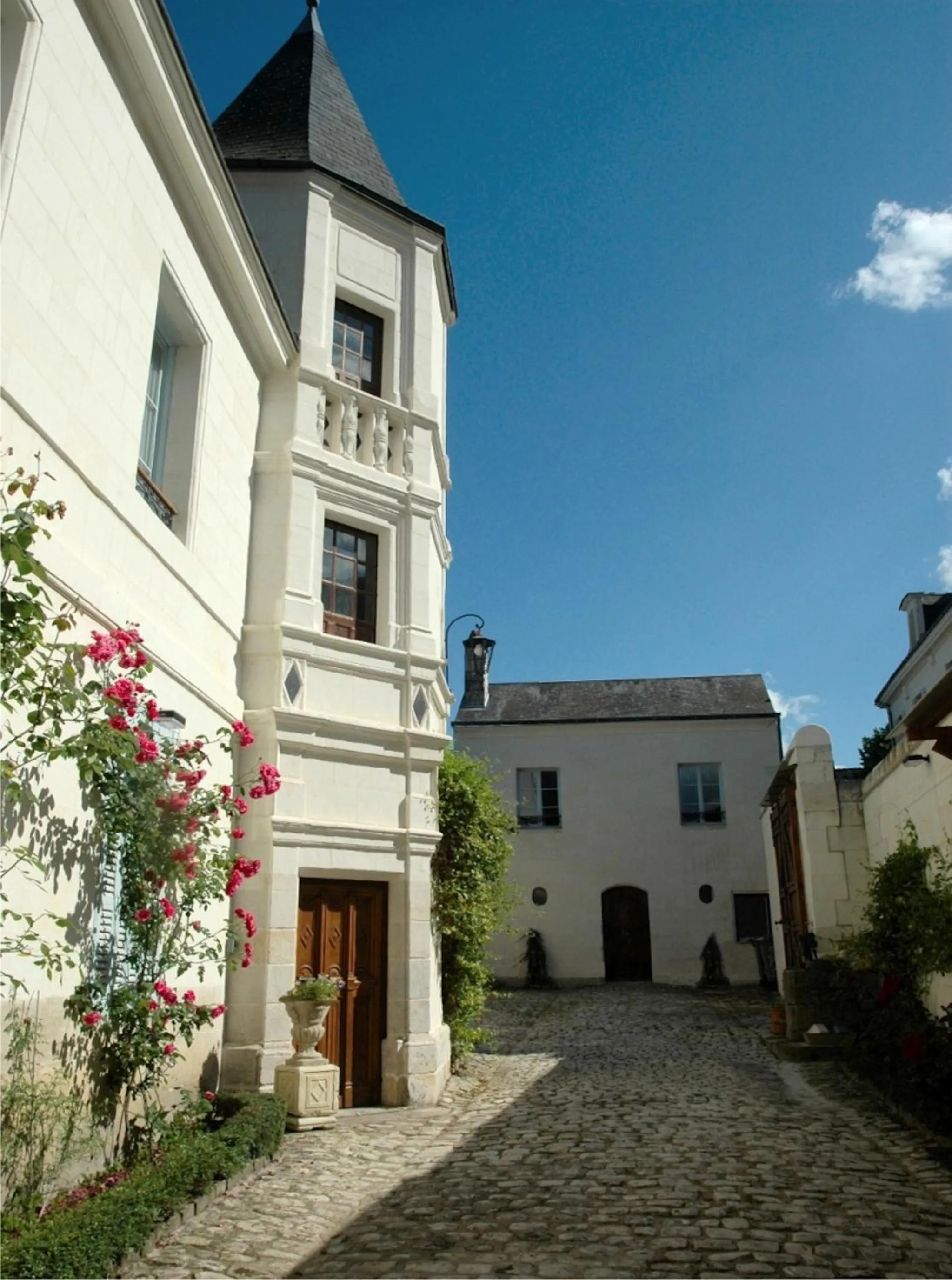Facade/entrance in La Maison de l'Argentier du Roy