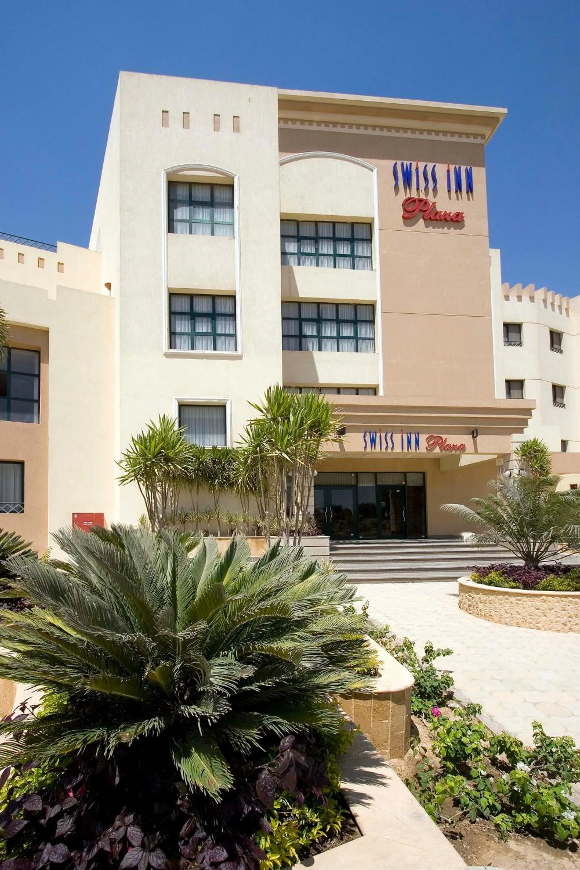 Facade/entrance in Swiss Inn Plaza Hotel