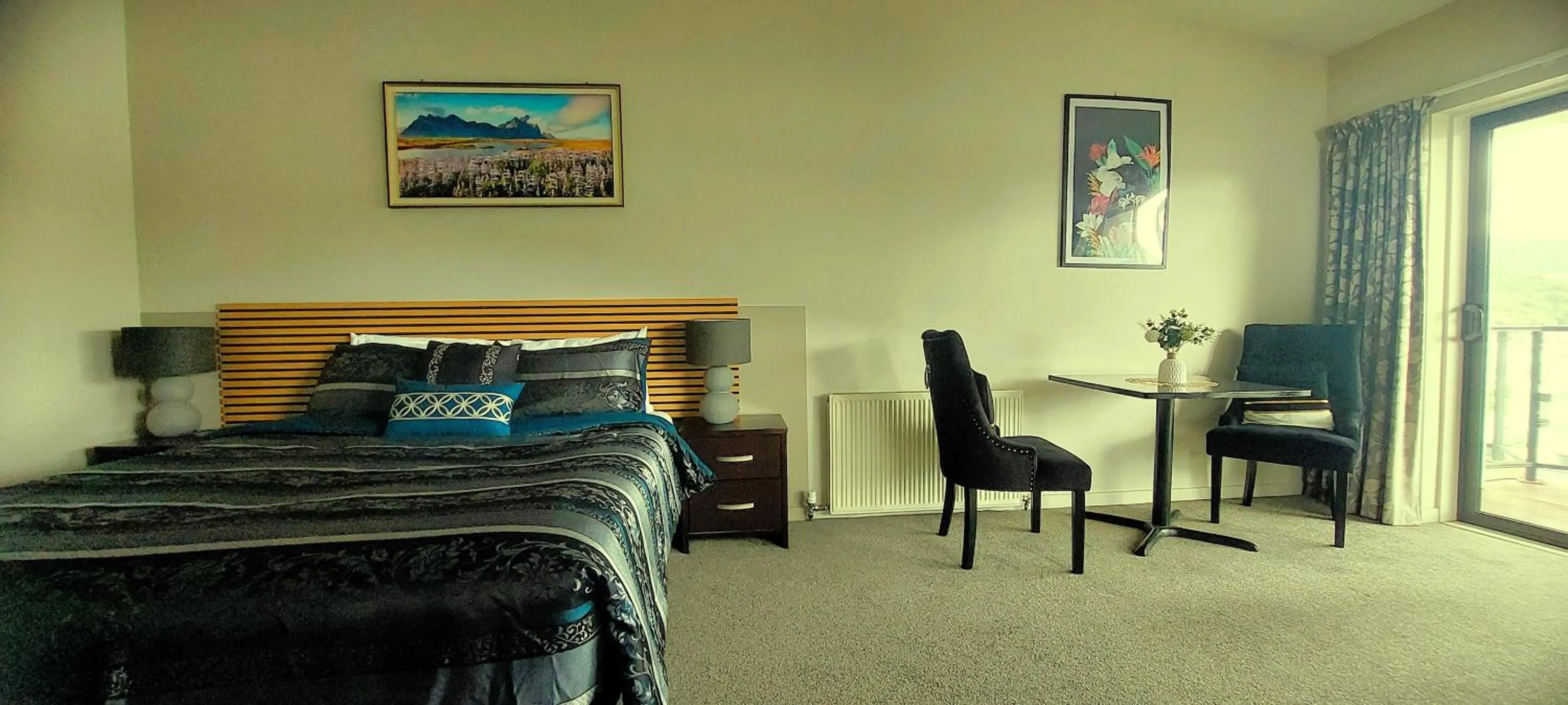 Bed in Harbour View Motel