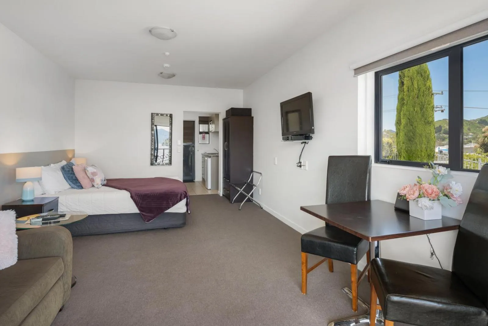 Bed in Harbour View Motel