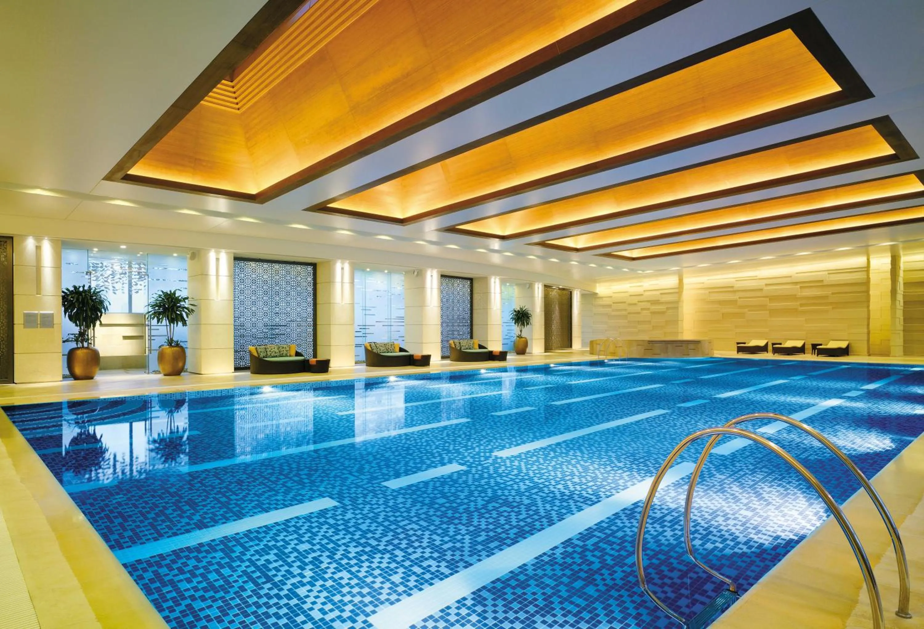Swimming pool in Shangri-La Ningbo