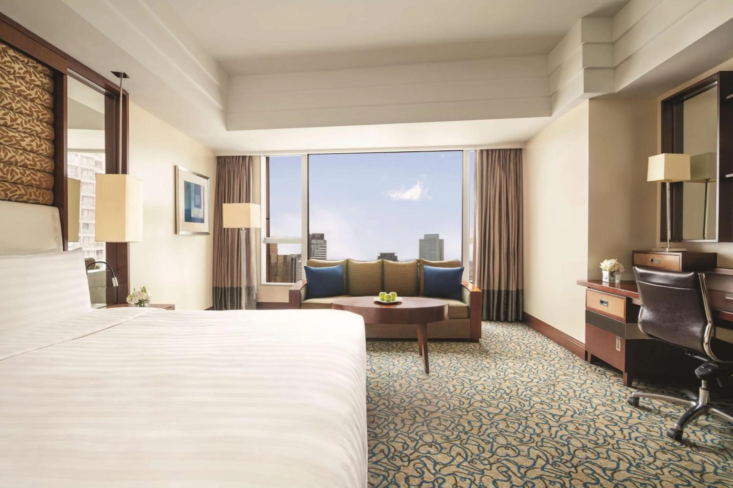 Photo of the whole room, Bed in Shangri-La Ningbo