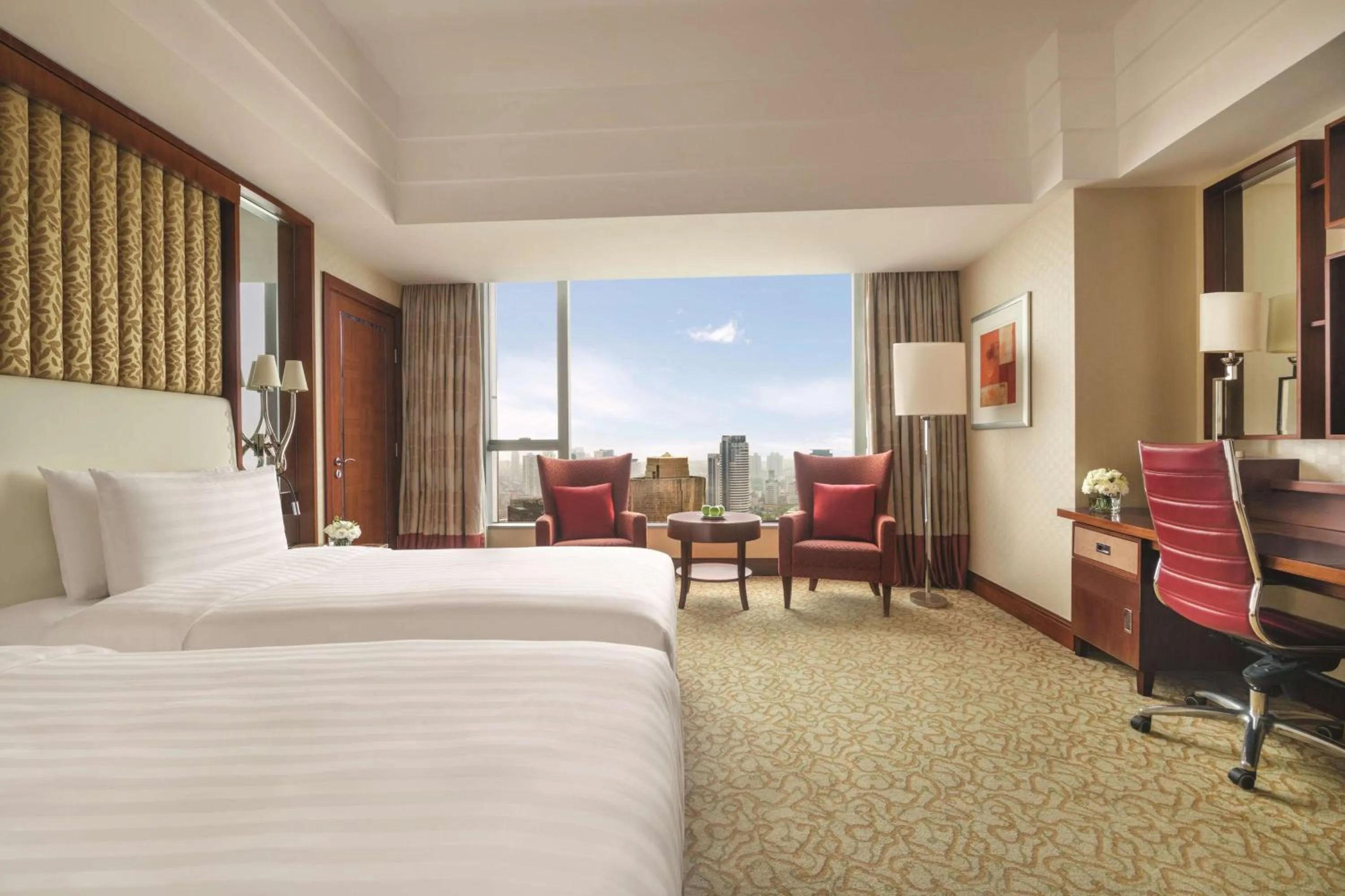 Photo of the whole room, Bed in Shangri-La Ningbo