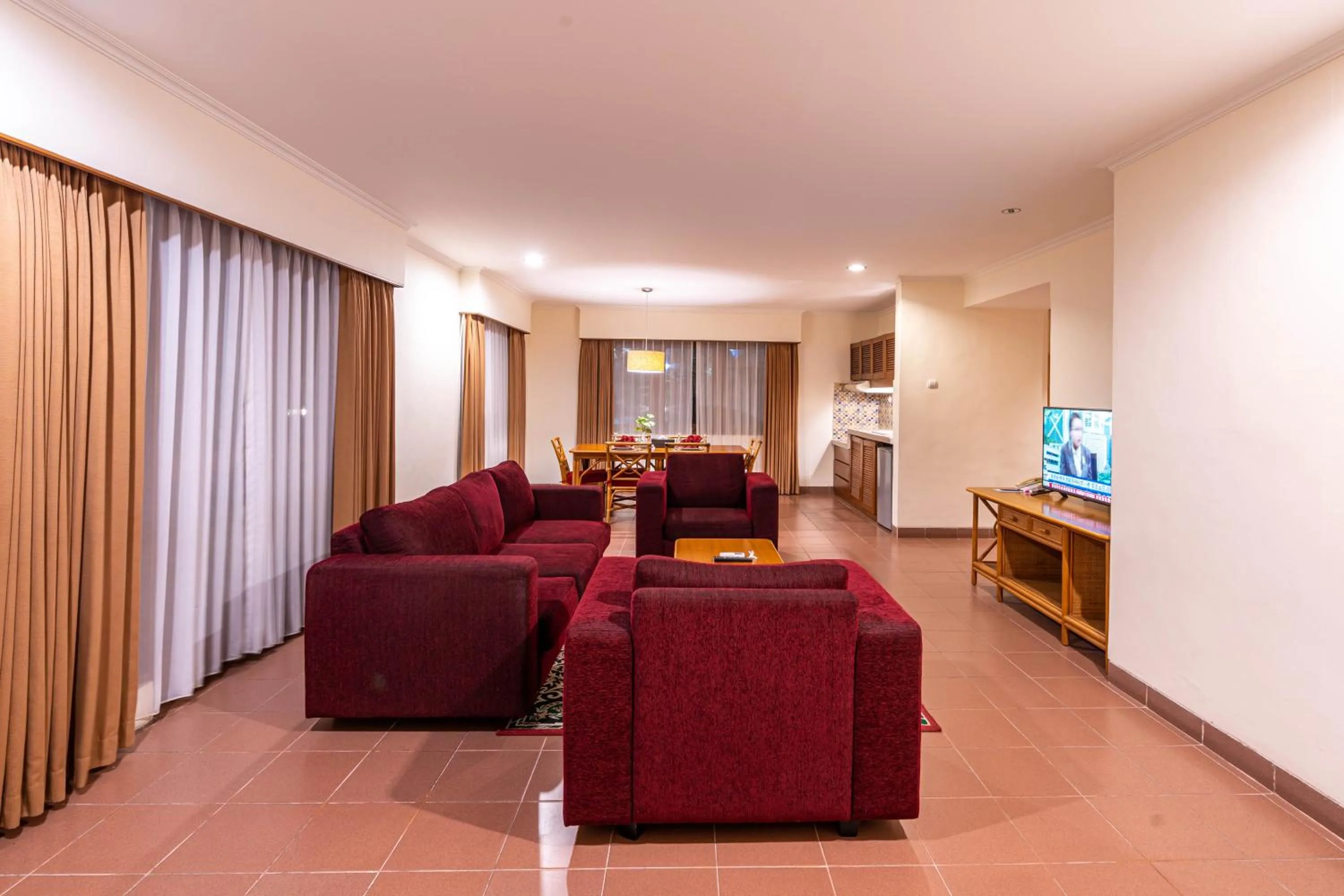 Plagoo Holiday Hotel