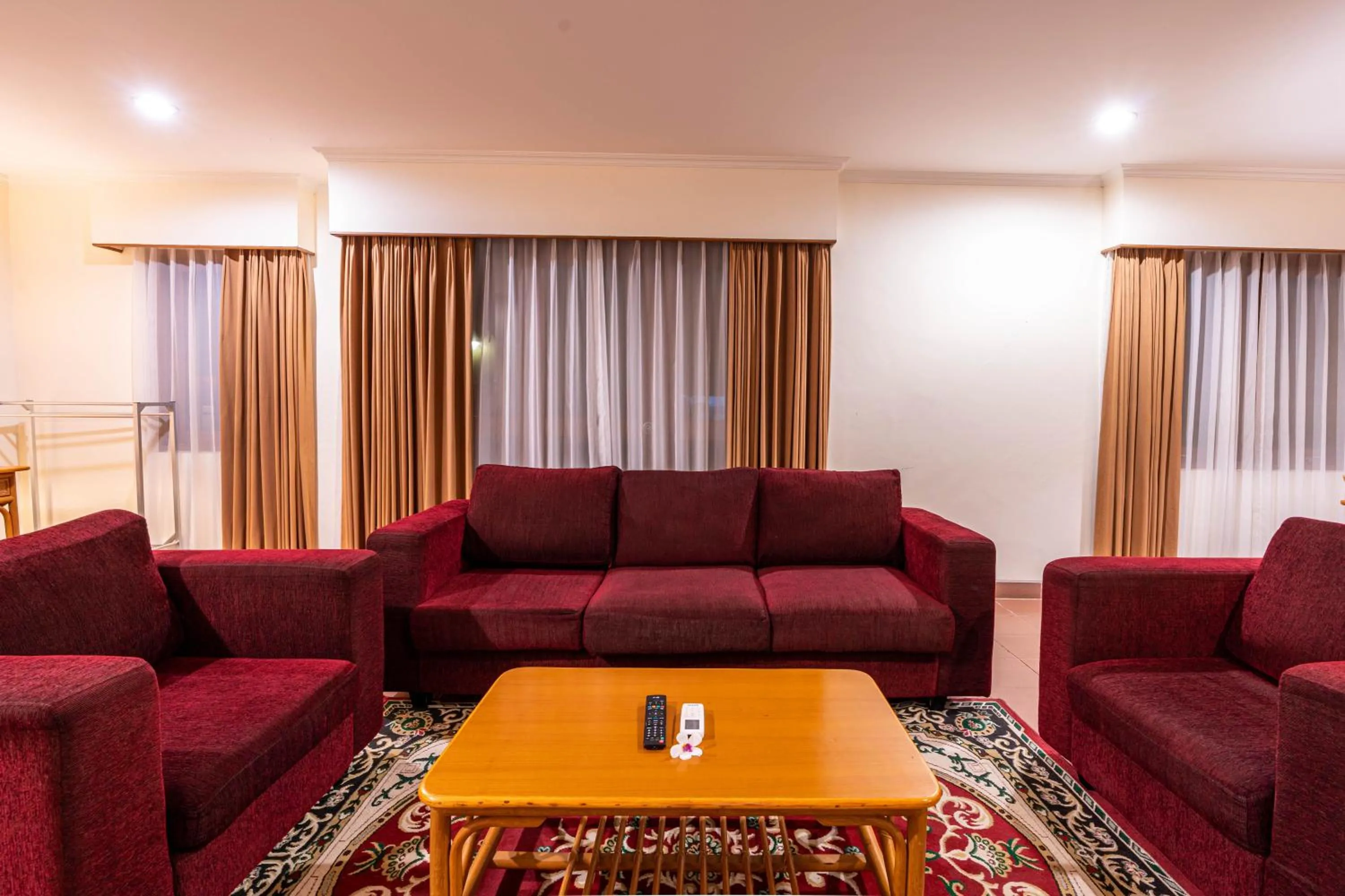 Plagoo Holiday Hotel