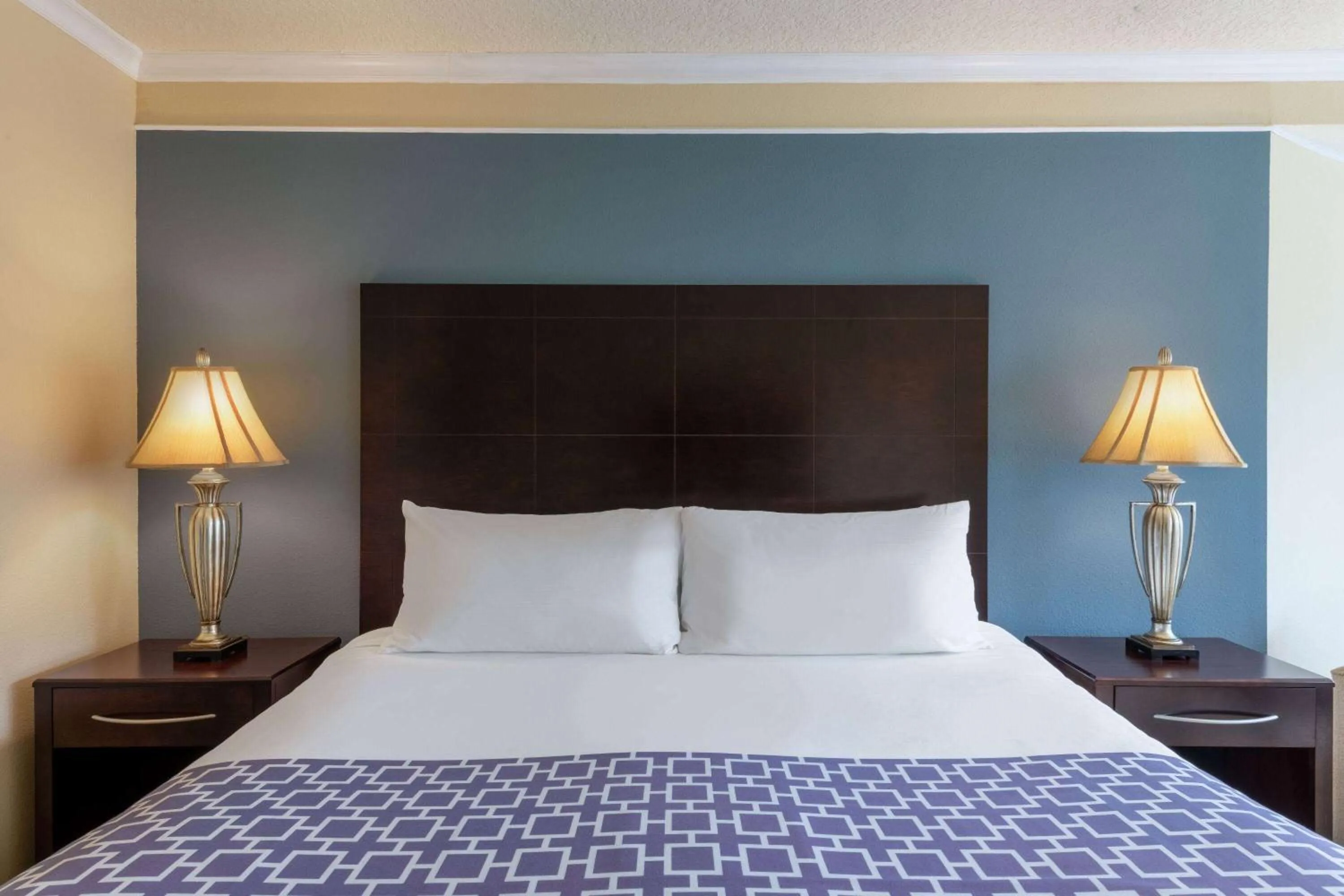 Photo of the whole room, Bed in Safety Harbor Resort & Spa Trademark Collection by Wyndham