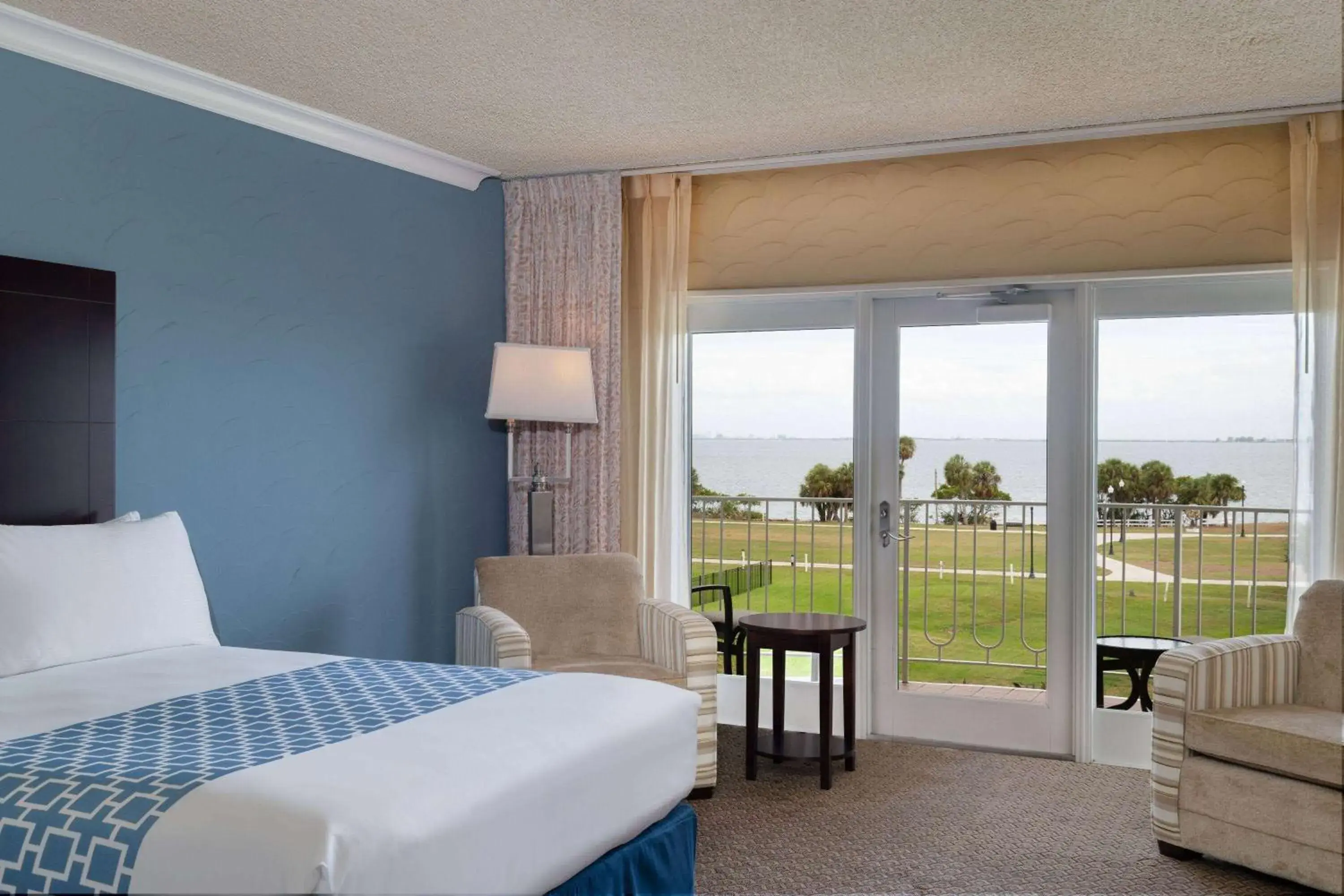 Superior Queen Room with Balcony and Bay View - Non-Smoking in Safety Harbor Resort & Spa Trademark Collection by Wyndham Superior Queen Room with Balcony and Bay View - Non-Smoking in Safety Harbor Resort & Spa Trademark Collection by Wyndham