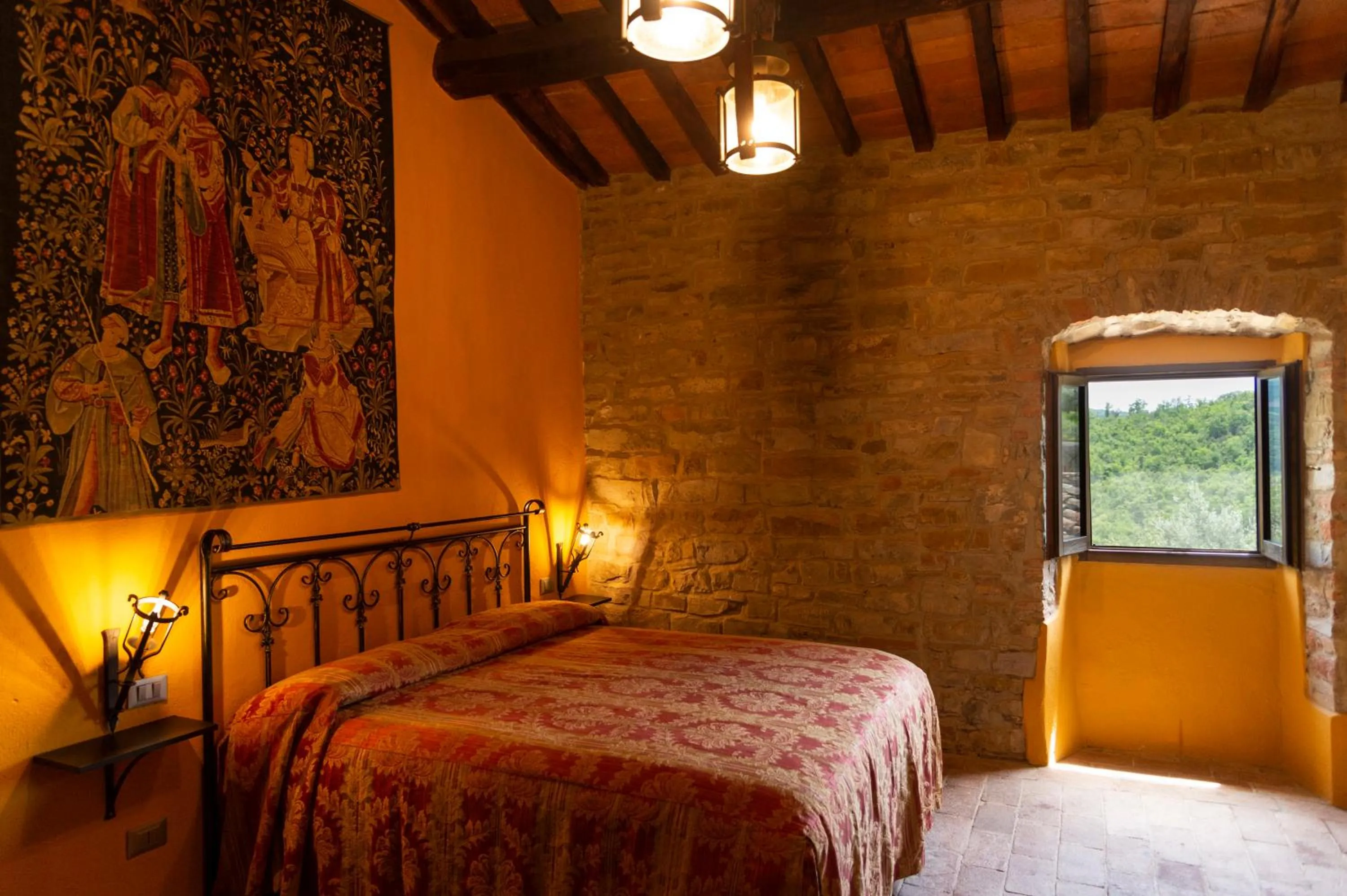 Photo of the whole room, Bed in La Rimbecca Greve in Chianti