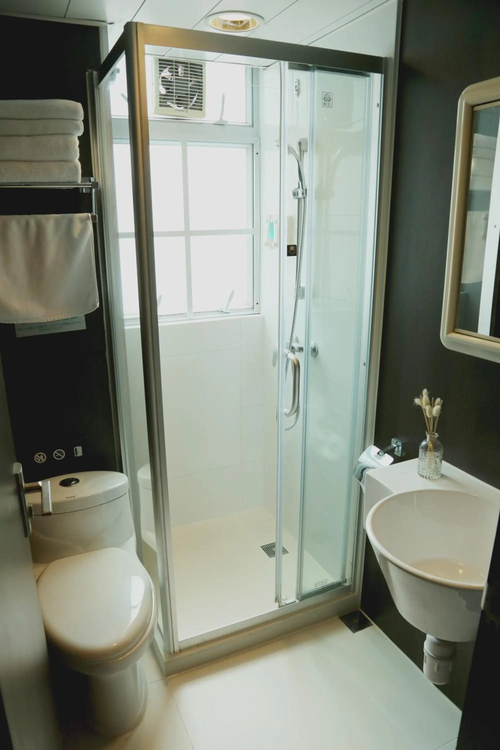 Bathroom in Bridal Tea House Hotel - Yaumatei