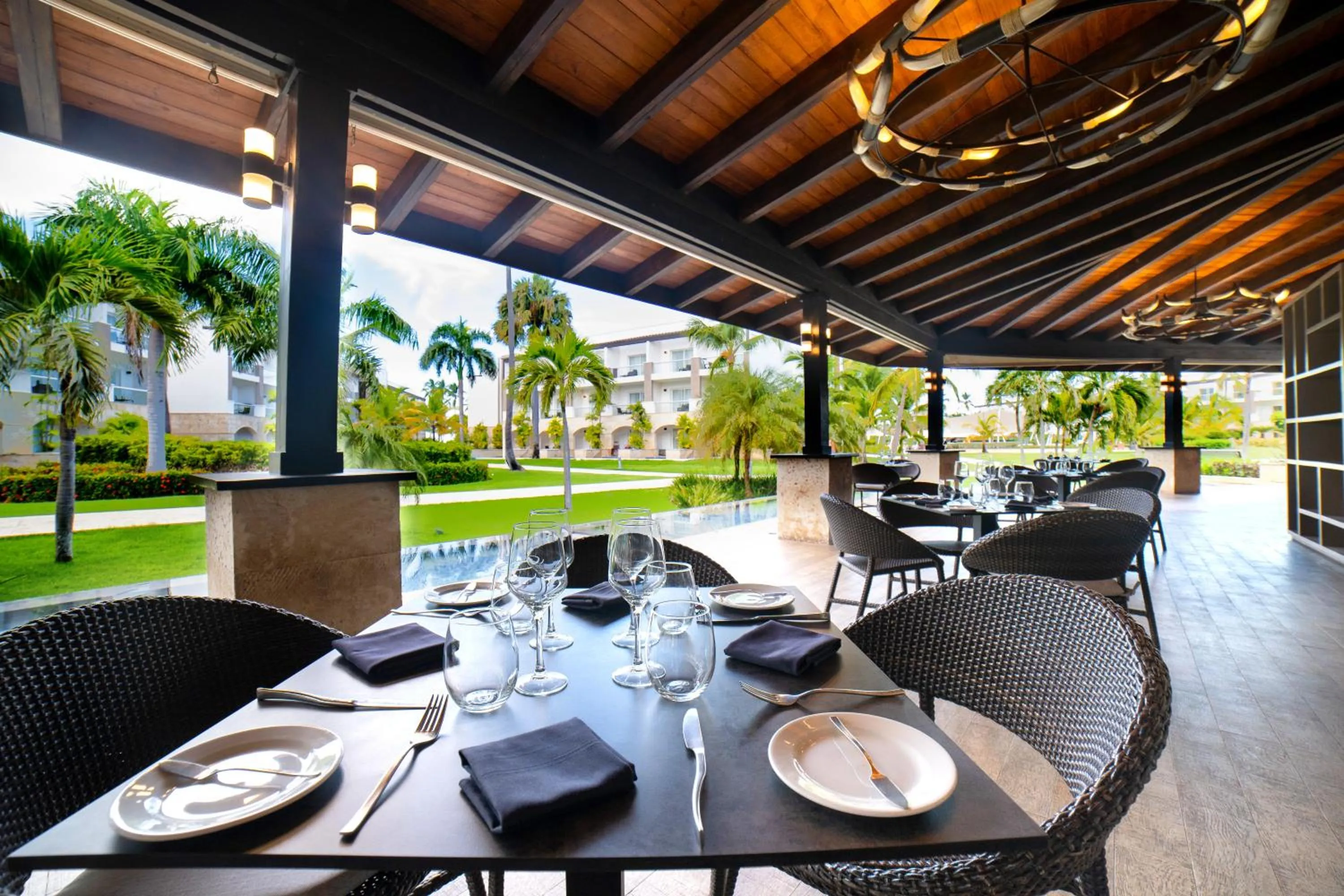 Restaurant/places to eat in Royalton Hideaway Punta Cana, An Autograph Collection All-Inclusive Resort & Casino - Adults Only