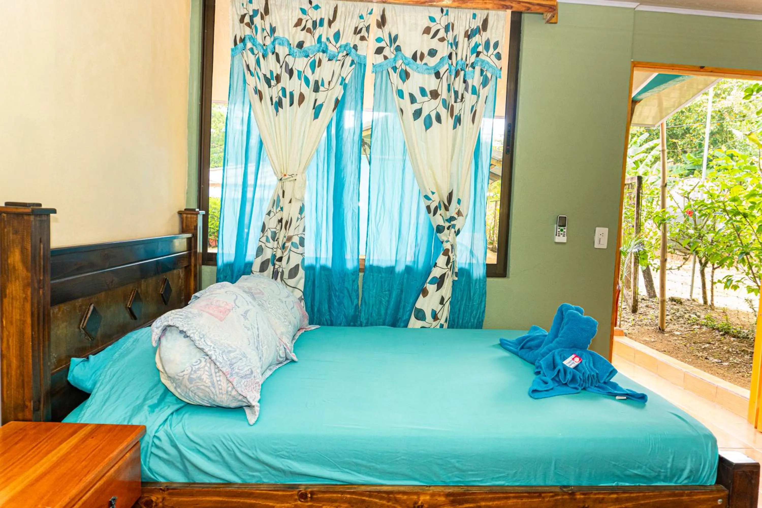 Bed in Hotel Casa Gitana Corcovado Tour operador