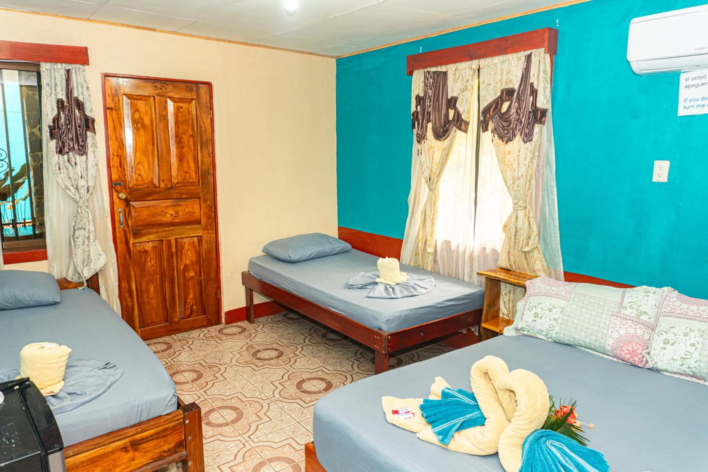 Bed in Hotel Casa Gitana Corcovado Tour operador